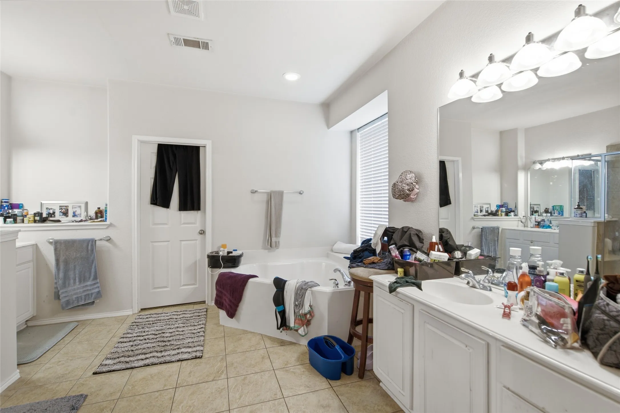 Single Family Residence For Sale in Denton County , 11117 Silver Horn Drive, Frisco, Texas 75033, 5 Bedroom, 4 Bathroom, 2 Garage spaces, 3,781 Sqft, built in 2005, mls#21403183, Real Estate Agent in Frisco, Homes For Sale in Denton county, Homes For Sale in Frisco, Realtor in Frisco Texas, Real Estate Brokerage Independent Realty Texas, Luminita Cordes Realtor