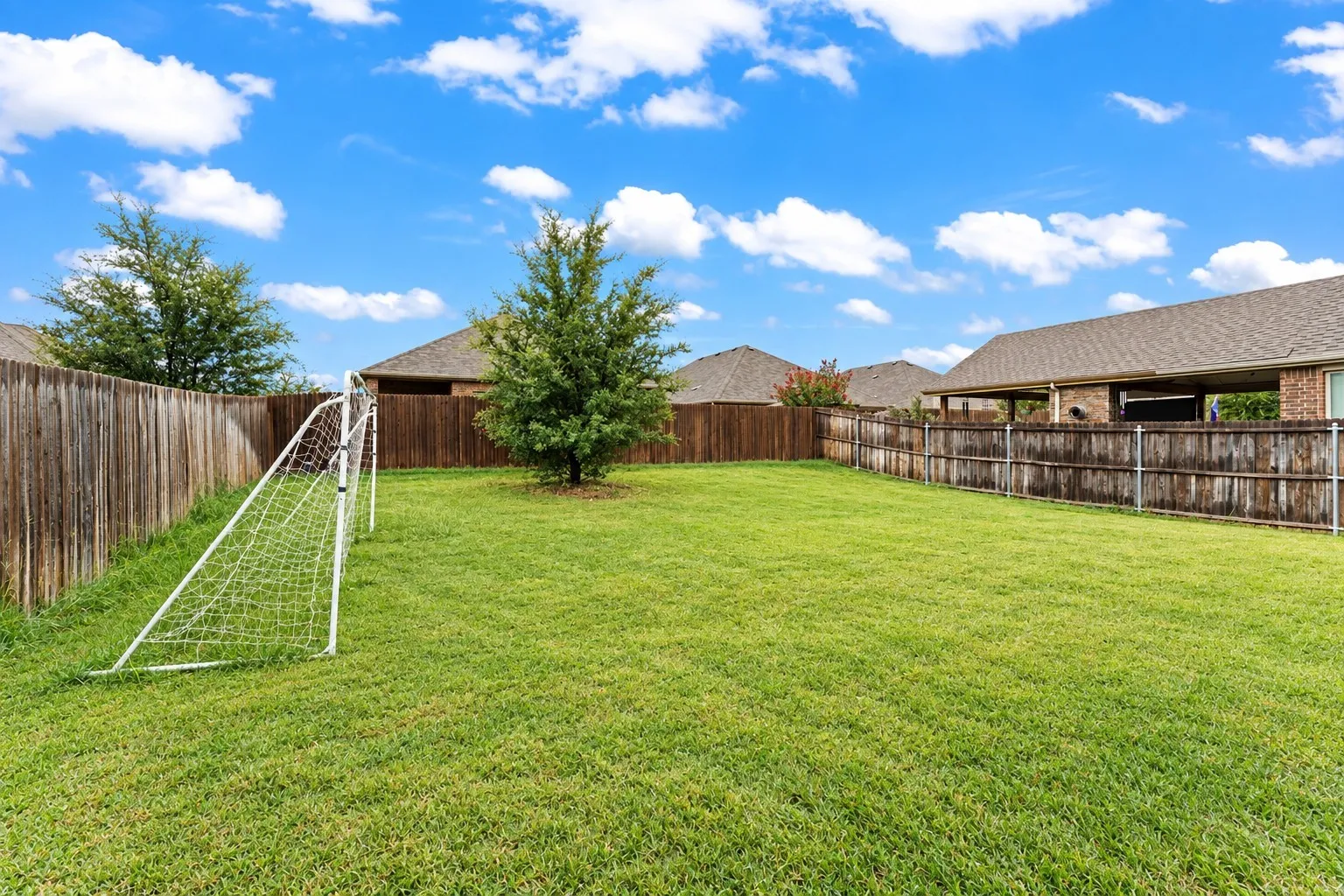 Single Family Residence For Rent in Denton County , 16313 Brayton Road, Frisco, Texas 75036, 3 Bedroom, 2 Bathroom, 2 Garage spaces, 2,041 Sqft, built in 2018, mls#21403184, Real Estate Agent in Frisco, Homes For Rent in Denton county, Homes For Rent in Frisco, Realtor in Frisco Texas, Real Estate Brokerage Independent Realty Texas, Luminita Cordes Realtor