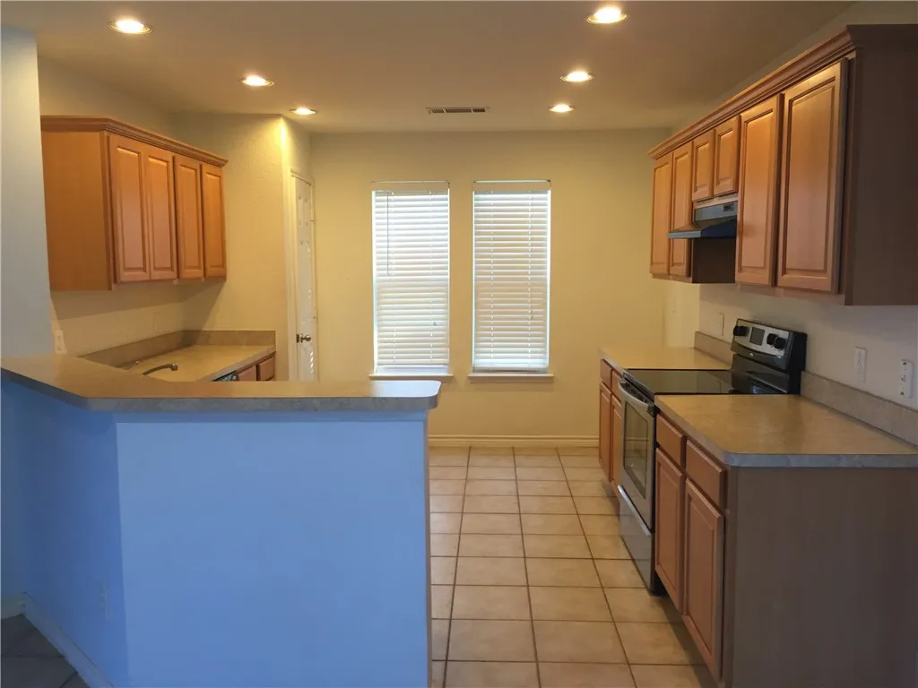 Single Family Residence For Rent in Collin County , 6908 Planters Row Drive, Mc Kinney, Texas 75070, 3 Bedroom, 3 Bathroom, 2 Garage spaces, 1,986 Sqft, built in 2006, mls#21403187, Real Estate Agent in Mc Kinney, Homes For Rent in Collin county, Homes For Rent in Mc Kinney, Realtor in Mc Kinney Texas, Real Estate Brokerage Independent Realty Texas, Luminita Cordes Realtor