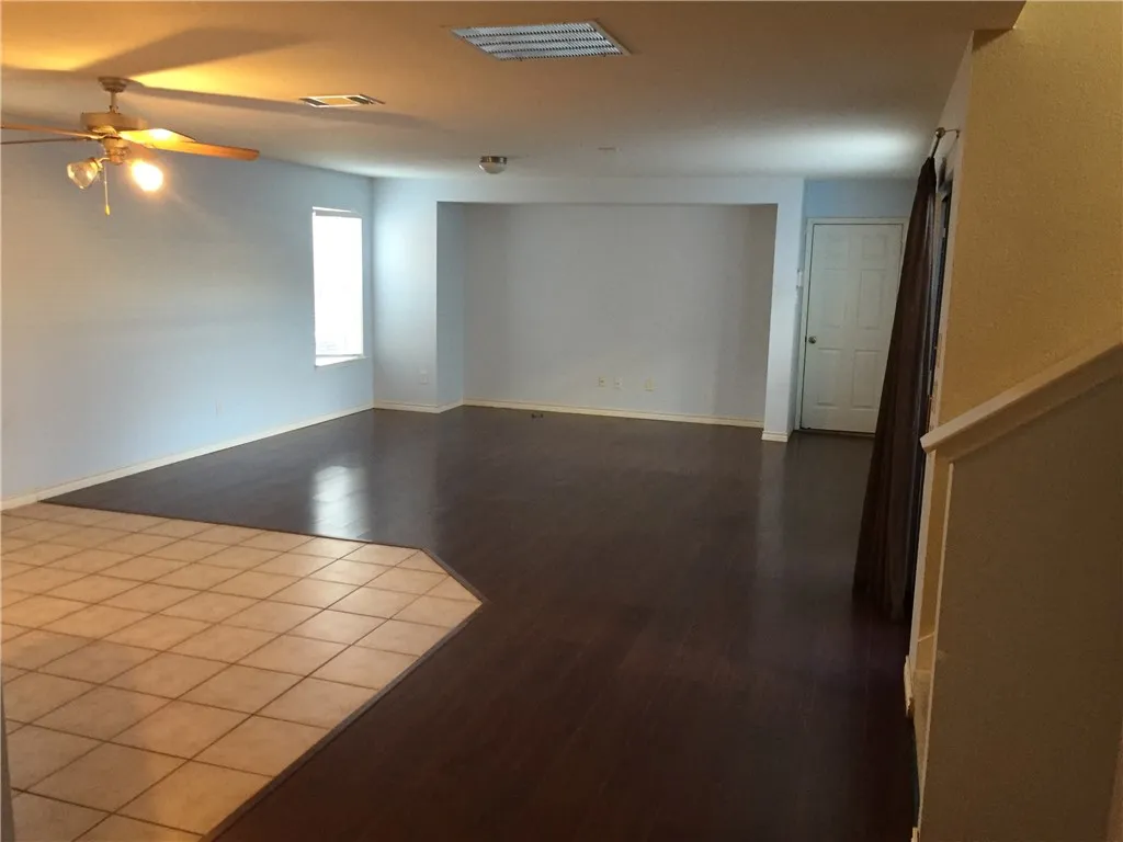 Single Family Residence For Rent in Collin County , 6908 Planters Row Drive, Mc Kinney, Texas 75070, 3 Bedroom, 3 Bathroom, 2 Garage spaces, 1,986 Sqft, built in 2006, mls#21403187, Real Estate Agent in Mc Kinney, Homes For Rent in Collin county, Homes For Rent in Mc Kinney, Realtor in Mc Kinney Texas, Real Estate Brokerage Independent Realty Texas, Luminita Cordes Realtor