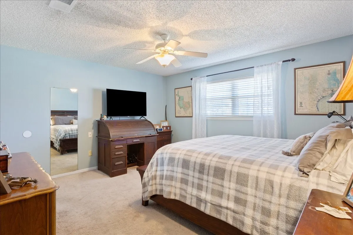 Single Family Residence For Sale in Coryell County , 100 Sunny Lane, Gatesville, Texas 76528, 4 Bedroom, 2 Bathroom, 2 Garage spaces, 2,508 Sqft, built in 1993, mls#21392381, Real Estate Agent in Gatesville, Homes For Sale in Coryell county, Homes For Sale in Gatesville, Realtor in Gatesville Texas, Real Estate Brokerage Independent Realty Texas, Luminita Cordes Realtor