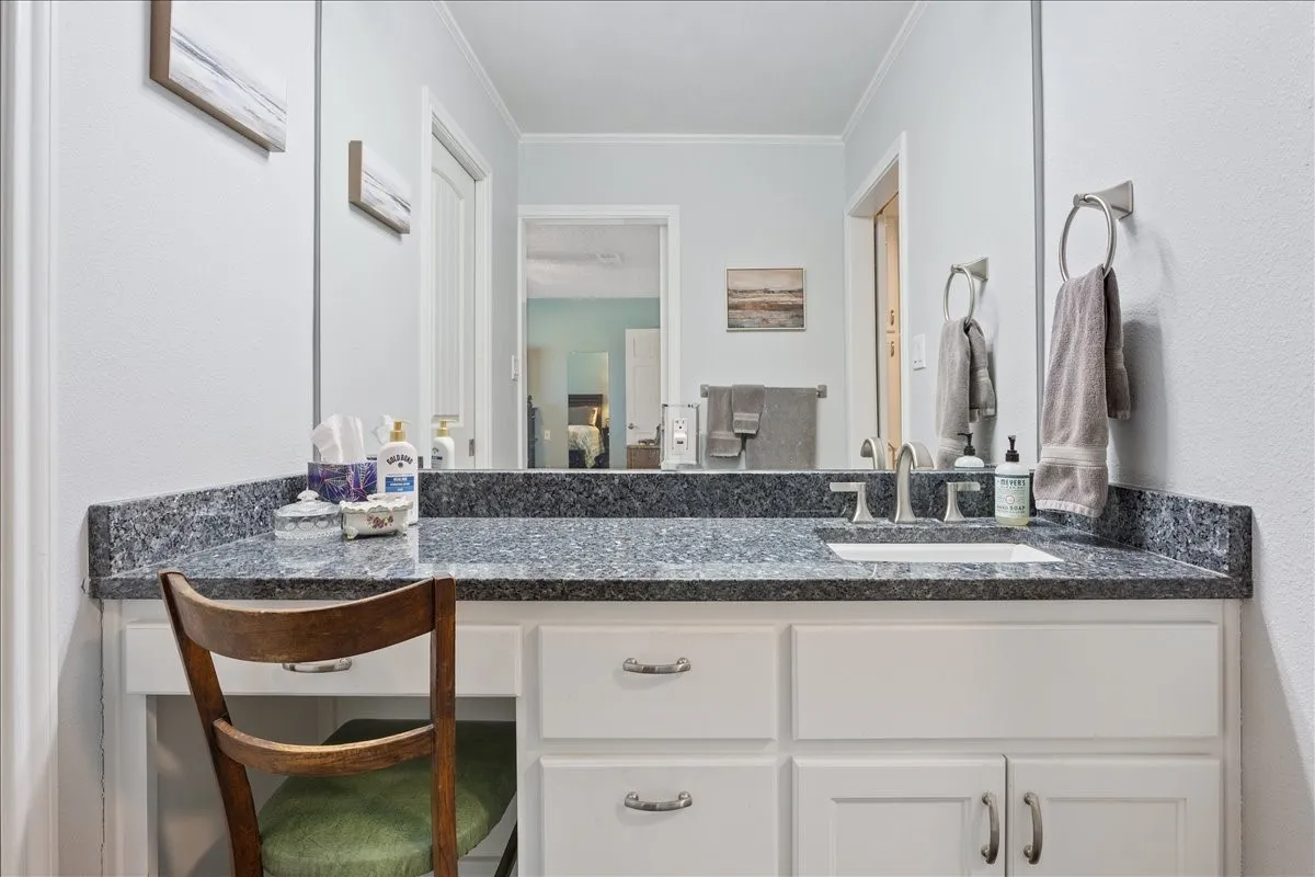 Single Family Residence For Sale in Coryell County , 100 Sunny Lane, Gatesville, Texas 76528, 4 Bedroom, 2 Bathroom, 2 Garage spaces, 2,508 Sqft, built in 1993, mls#21392381, Real Estate Agent in Gatesville, Homes For Sale in Coryell county, Homes For Sale in Gatesville, Realtor in Gatesville Texas, Real Estate Brokerage Independent Realty Texas, Luminita Cordes Realtor