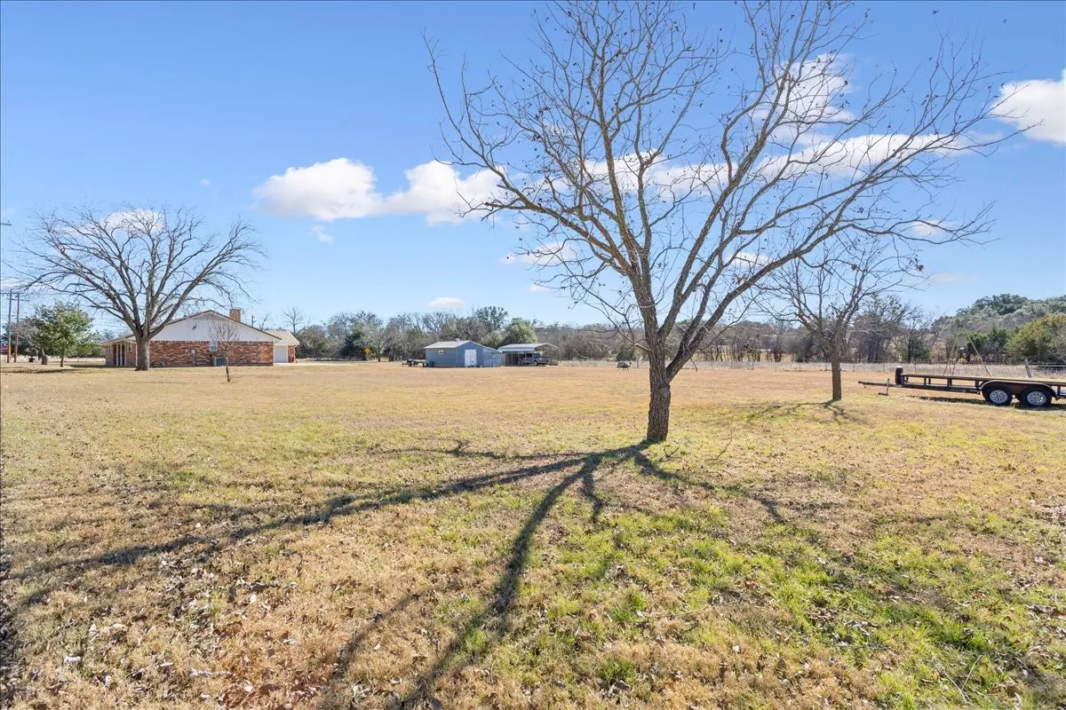 Single Family Residence For Sale in Coryell County , 100 Sunny Lane, Gatesville, Texas 76528, 4 Bedroom, 2 Bathroom, 2 Garage spaces, 2,508 Sqft, built in 1993, mls#21392381, Real Estate Agent in Gatesville, Homes For Sale in Coryell county, Homes For Sale in Gatesville, Realtor in Gatesville Texas, Real Estate Brokerage Independent Realty Texas, Luminita Cordes Realtor
