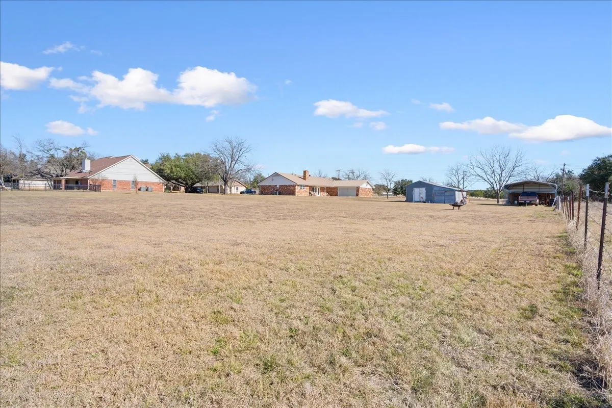 Single Family Residence For Sale in Coryell County , 100 Sunny Lane, Gatesville, Texas 76528, 4 Bedroom, 2 Bathroom, 2 Garage spaces, 2,508 Sqft, built in 1993, mls#21392381, Real Estate Agent in Gatesville, Homes For Sale in Coryell county, Homes For Sale in Gatesville, Realtor in Gatesville Texas, Real Estate Brokerage Independent Realty Texas, Luminita Cordes Realtor