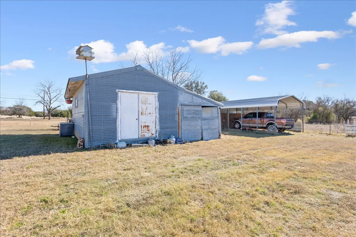Single Family Residence For Sale in Coryell County , 100 Sunny Lane, Gatesville, Texas 76528, 4 Bedroom, 2 Bathroom, 2 Garage spaces, 2,508 Sqft, built in 1993, mls#21392381, Real Estate Agent in Gatesville, Homes For Sale in Coryell county, Homes For Sale in Gatesville, Realtor in Gatesville Texas, Real Estate Brokerage Independent Realty Texas, Luminita Cordes Realtor