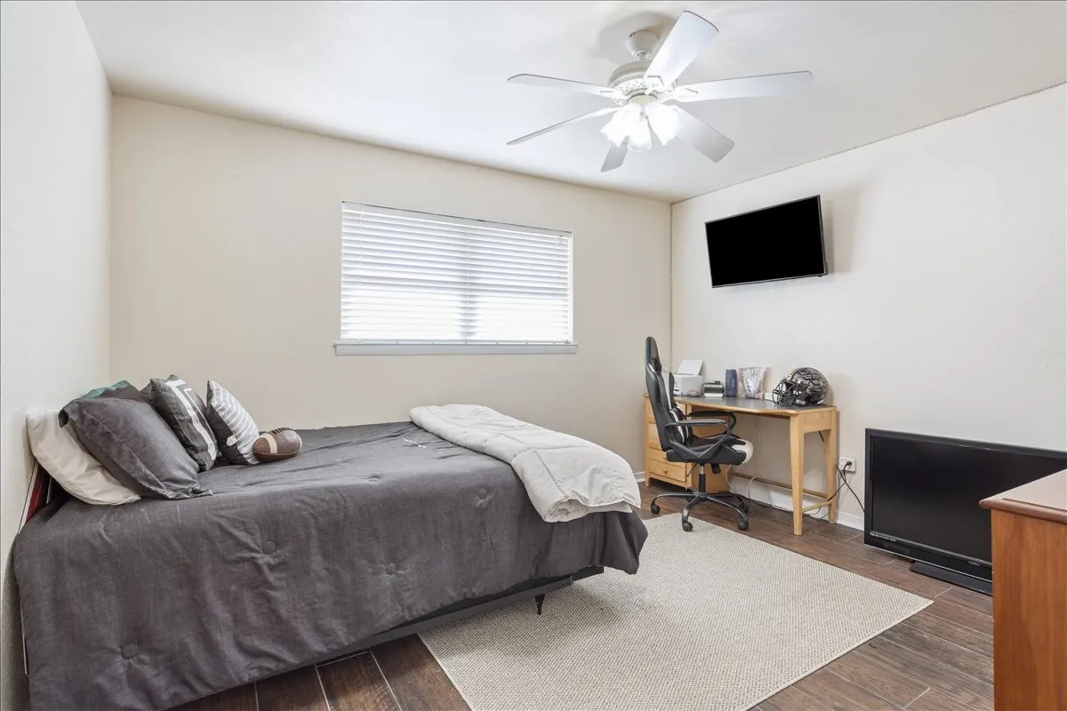 Single Family Residence For Sale in Coryell County , 100 Sunny Lane, Gatesville, Texas 76528, 4 Bedroom, 2 Bathroom, 2 Garage spaces, 2,508 Sqft, built in 1993, mls#21392381, Real Estate Agent in Gatesville, Homes For Sale in Coryell county, Homes For Sale in Gatesville, Realtor in Gatesville Texas, Real Estate Brokerage Independent Realty Texas, Luminita Cordes Realtor