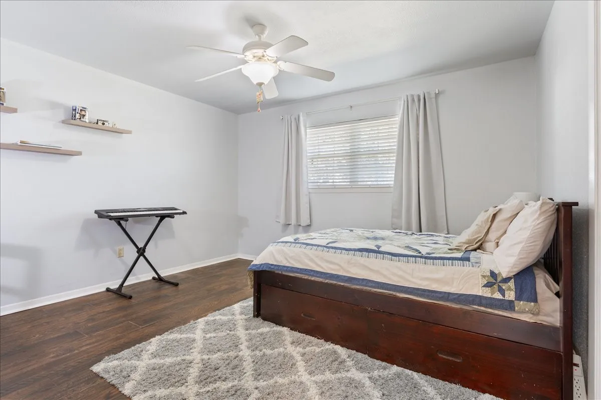 Single Family Residence For Sale in Coryell County , 100 Sunny Lane, Gatesville, Texas 76528, 4 Bedroom, 2 Bathroom, 2 Garage spaces, 2,508 Sqft, built in 1993, mls#21392381, Real Estate Agent in Gatesville, Homes For Sale in Coryell county, Homes For Sale in Gatesville, Realtor in Gatesville Texas, Real Estate Brokerage Independent Realty Texas, Luminita Cordes Realtor