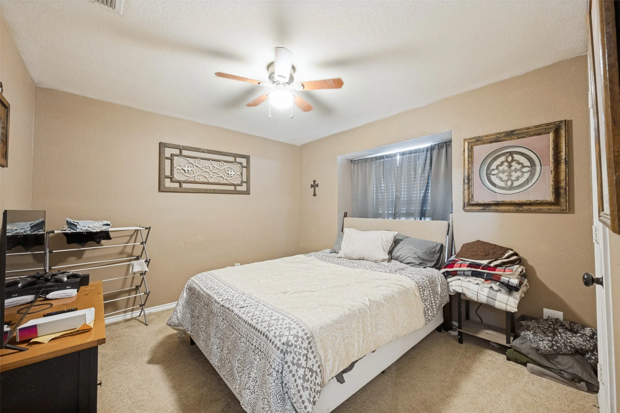 Single Family Residence For Sale in Tarrant County , 5908 Pacers Lane, Fort Worth, Texas 76179, 4 Bedroom, 2 Bathroom, 2 Garage spaces, 1,916 Sqft, built in 2002, mls#21403201, Real Estate Agent in Fort Worth, Homes For Sale in Tarrant county, Homes For Sale in Fort Worth, Realtor in Fort Worth Texas, Real Estate Brokerage Independent Realty Texas, Luminita Cordes Realtor