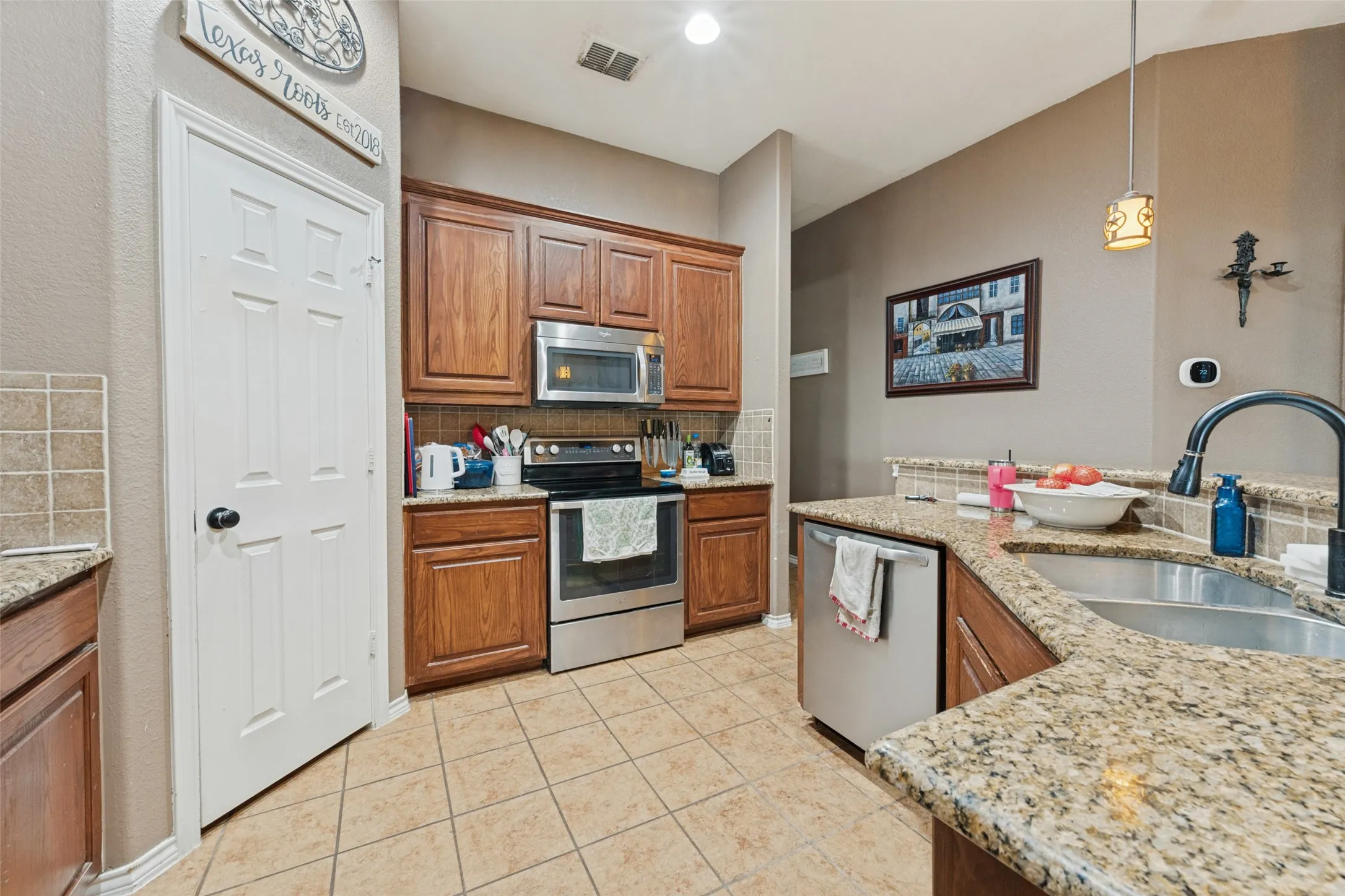 Single Family Residence For Sale in Tarrant County , 5908 Pacers Lane, Fort Worth, Texas 76179, 4 Bedroom, 2 Bathroom, 2 Garage spaces, 1,916 Sqft, built in 2002, mls#21403201, Real Estate Agent in Fort Worth, Homes For Sale in Tarrant county, Homes For Sale in Fort Worth, Realtor in Fort Worth Texas, Real Estate Brokerage Independent Realty Texas, Luminita Cordes Realtor