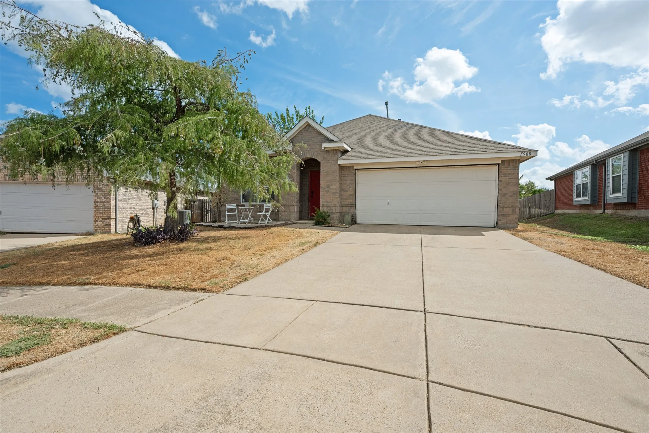 Single Family Residence For Sale in Tarrant County , 5908 Pacers Lane, Fort Worth, Texas 76179, 4 Bedroom, 2 Bathroom, 2 Garage spaces, 1,916 Sqft, built in 2002, mls#21403201, Real Estate Agent in Fort Worth, Homes For Sale in Tarrant county, Homes For Sale in Fort Worth, Realtor in Fort Worth Texas, Real Estate Brokerage Independent Realty Texas, Luminita Cordes Realtor