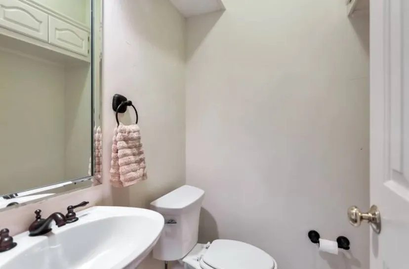 Single Family Residence For Rent in Dallas County , 9106 Cumberland Drive, Irving, Texas 75063, 3 Bedroom, 4 Bathroom, 2 Garage spaces, 1,797 Sqft, built in 1985, mls#21402310, Real Estate Agent in Irving, Homes For Rent in Dallas county, Homes For Rent in Irving, Realtor in Irving Texas, Real Estate Brokerage Independent Realty Texas, Luminita Cordes Realtor