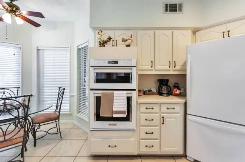 Single Family Residence For Rent in Dallas County , 9106 Cumberland Drive, Irving, Texas 75063, 3 Bedroom, 4 Bathroom, 2 Garage spaces, 1,797 Sqft, built in 1985, mls#21402310, Real Estate Agent in Irving, Homes For Rent in Dallas county, Homes For Rent in Irving, Realtor in Irving Texas, Real Estate Brokerage Independent Realty Texas, Luminita Cordes Realtor