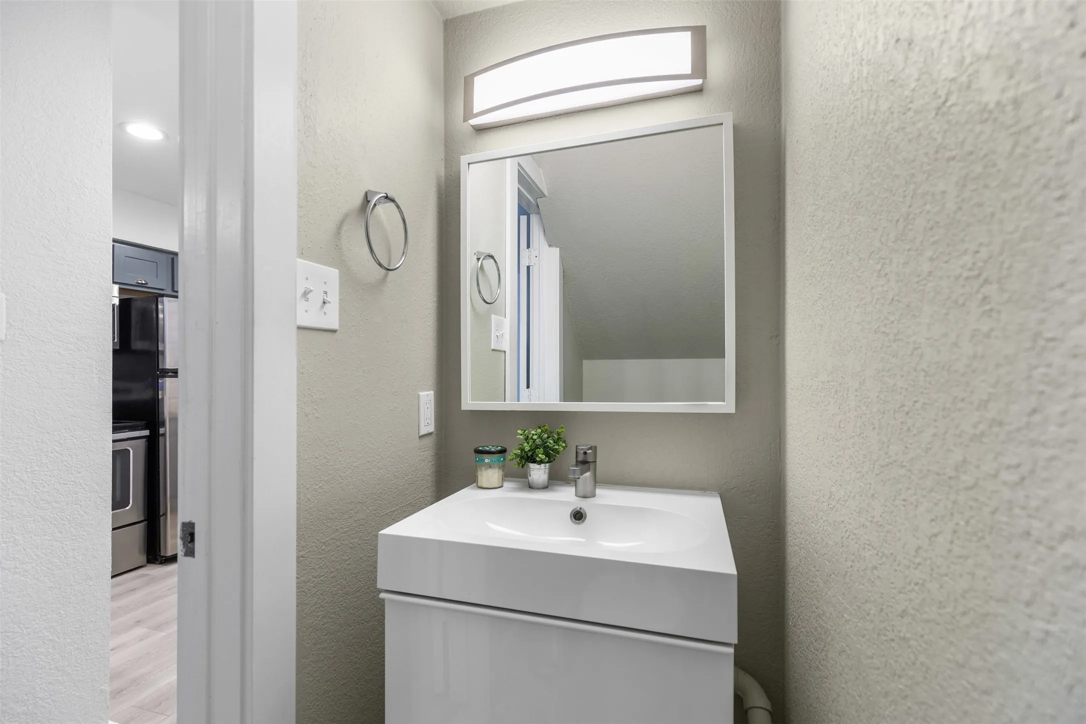 Condominium For Rent in Dallas County , 4777 Cedar Springs Road 2J, Dallas, Texas 75219, 2 Bedroom, 2 Bathroom, 1 Garage spaces, 874 Sqft, built in 1983, mls#21403199, Real Estate Agent in Dallas, Homes For Rent in Dallas county, Homes For Rent in Dallas, Realtor in Dallas Texas, Real Estate Brokerage Independent Realty Texas, Luminita Cordes Realtor