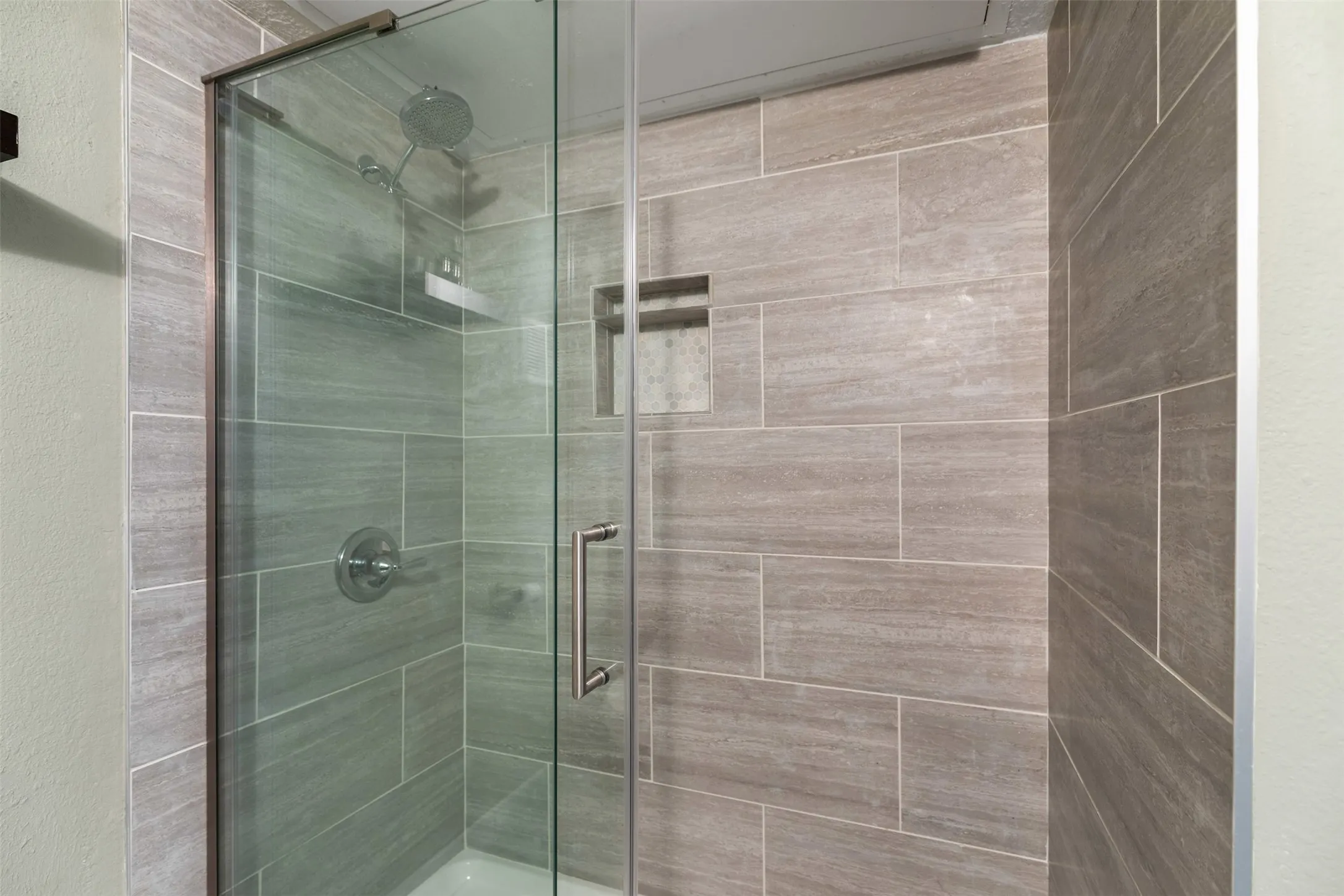 Condominium For Rent in Dallas County , 4777 Cedar Springs Road 2J, Dallas, Texas 75219, 2 Bedroom, 2 Bathroom, 1 Garage spaces, 874 Sqft, built in 1983, mls#21403199, Real Estate Agent in Dallas, Homes For Rent in Dallas county, Homes For Rent in Dallas, Realtor in Dallas Texas, Real Estate Brokerage Independent Realty Texas, Luminita Cordes Realtor