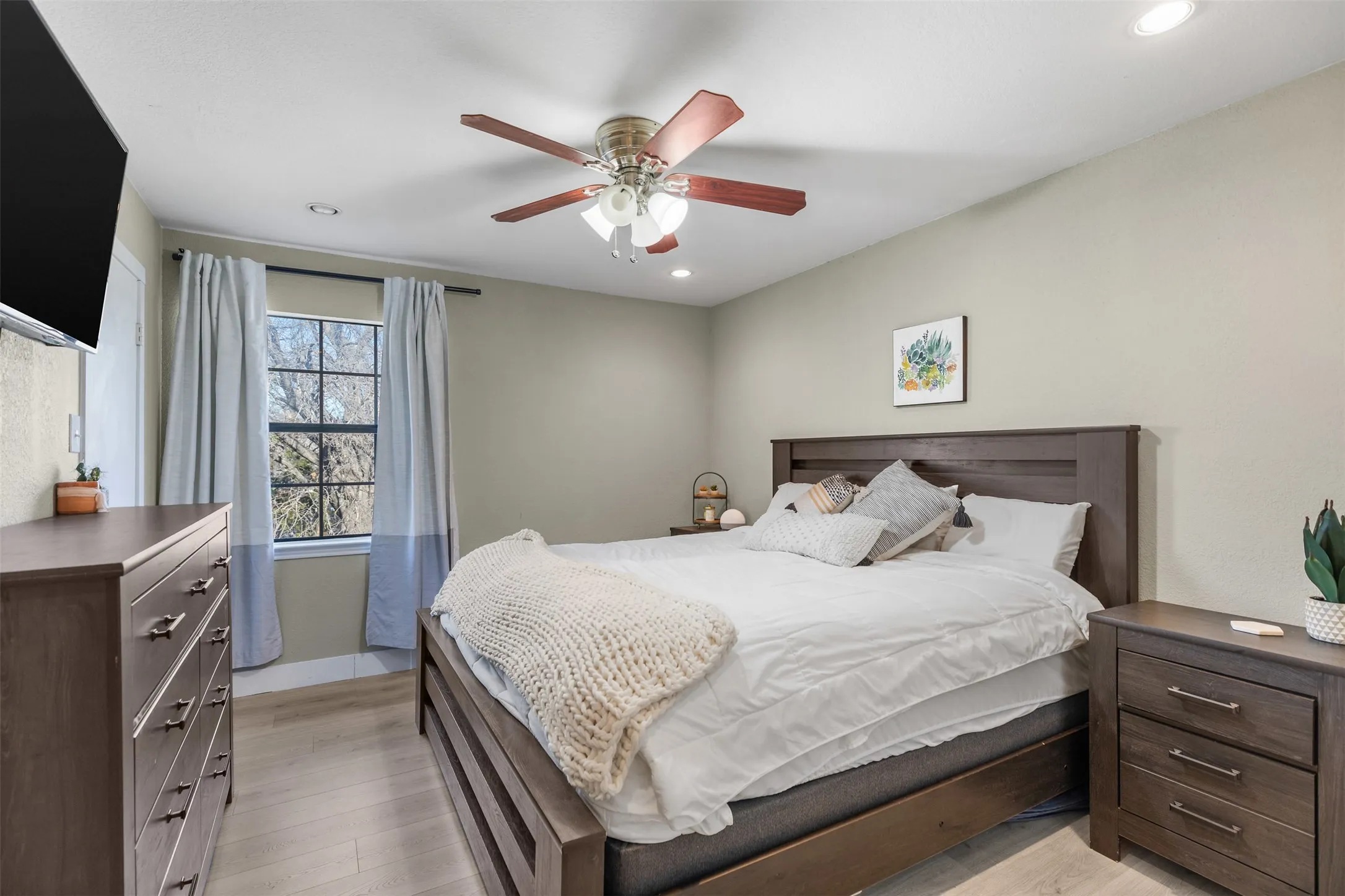 Condominium For Rent in Dallas County , 4777 Cedar Springs Road 2J, Dallas, Texas 75219, 2 Bedroom, 2 Bathroom, 1 Garage spaces, 874 Sqft, built in 1983, mls#21403199, Real Estate Agent in Dallas, Homes For Rent in Dallas county, Homes For Rent in Dallas, Realtor in Dallas Texas, Real Estate Brokerage Independent Realty Texas, Luminita Cordes Realtor
