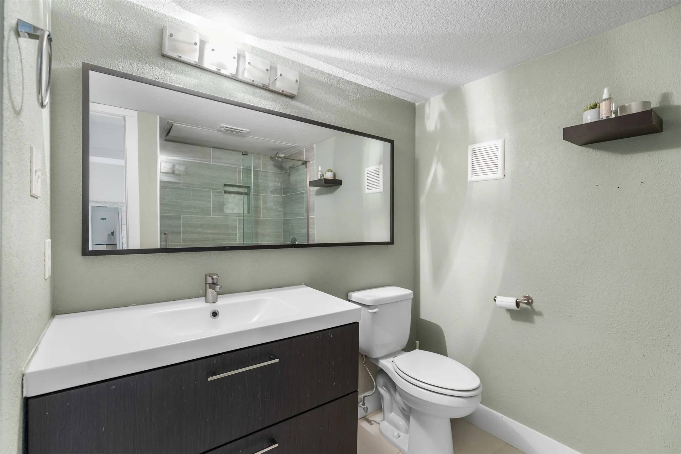 Condominium For Rent in Dallas County , 4777 Cedar Springs Road 2J, Dallas, Texas 75219, 2 Bedroom, 2 Bathroom, 1 Garage spaces, 874 Sqft, built in 1983, mls#21403199, Real Estate Agent in Dallas, Homes For Rent in Dallas county, Homes For Rent in Dallas, Realtor in Dallas Texas, Real Estate Brokerage Independent Realty Texas, Luminita Cordes Realtor