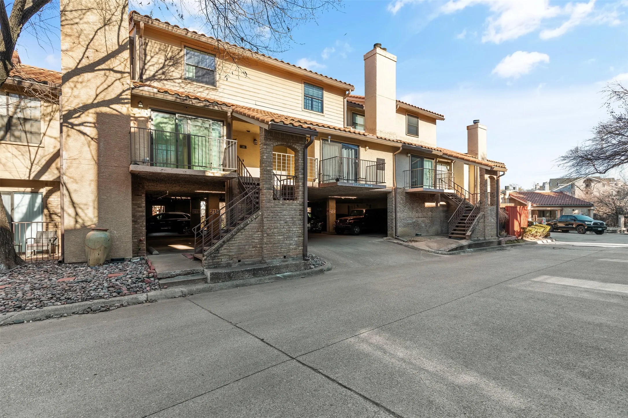 Condominium For Rent in Dallas County , 4777 Cedar Springs Road 2J, Dallas, Texas 75219, 2 Bedroom, 2 Bathroom, 1 Garage spaces, 874 Sqft, built in 1983, mls#21403199, Real Estate Agent in Dallas, Homes For Rent in Dallas county, Homes For Rent in Dallas, Realtor in Dallas Texas, Real Estate Brokerage Independent Realty Texas, Luminita Cordes Realtor