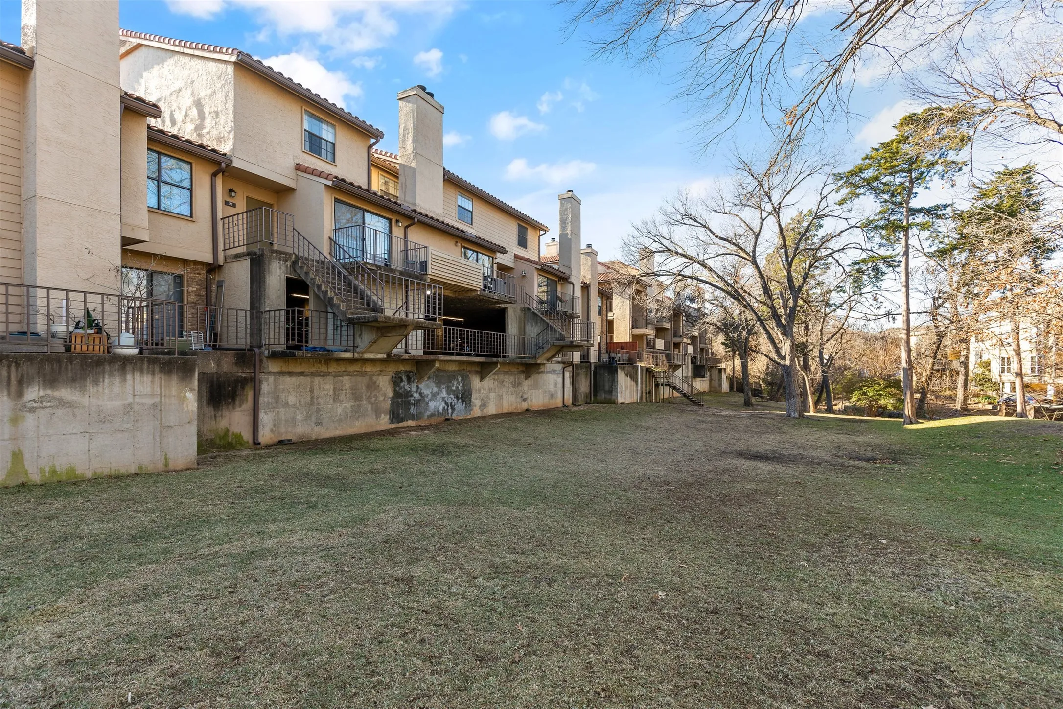 Condominium For Rent in Dallas County , 4777 Cedar Springs Road 2J, Dallas, Texas 75219, 2 Bedroom, 2 Bathroom, 1 Garage spaces, 874 Sqft, built in 1983, mls#21403199, Real Estate Agent in Dallas, Homes For Rent in Dallas county, Homes For Rent in Dallas, Realtor in Dallas Texas, Real Estate Brokerage Independent Realty Texas, Luminita Cordes Realtor