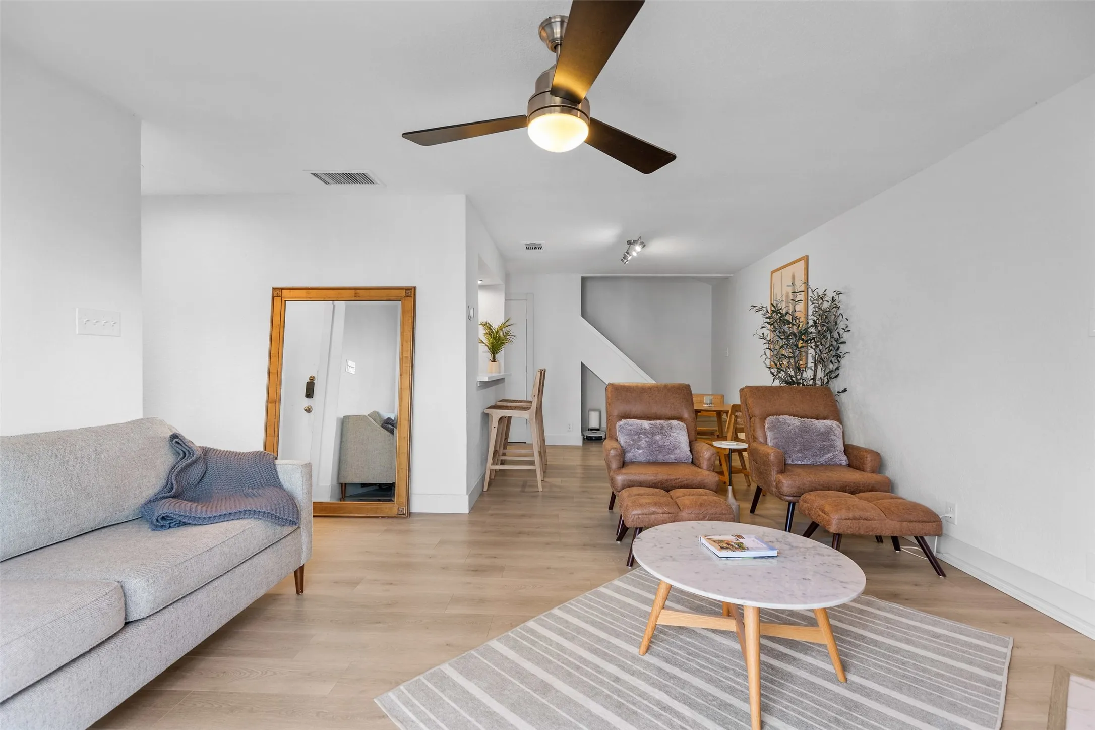 Condominium For Rent in Dallas County , 4777 Cedar Springs Road 2J, Dallas, Texas 75219, 2 Bedroom, 2 Bathroom, 1 Garage spaces, 874 Sqft, built in 1983, mls#21403199, Real Estate Agent in Dallas, Homes For Rent in Dallas county, Homes For Rent in Dallas, Realtor in Dallas Texas, Real Estate Brokerage Independent Realty Texas, Luminita Cordes Realtor