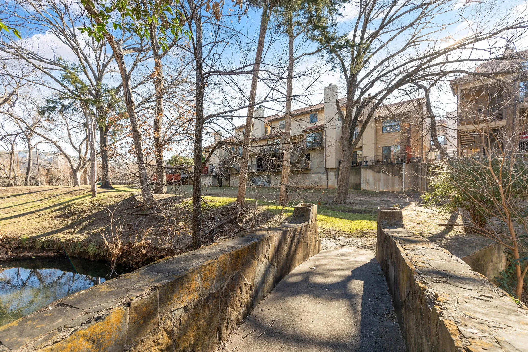 Condominium For Rent in Dallas County , 4777 Cedar Springs Road 2J, Dallas, Texas 75219, 2 Bedroom, 2 Bathroom, 1 Garage spaces, 874 Sqft, built in 1983, mls#21403199, Real Estate Agent in Dallas, Homes For Rent in Dallas county, Homes For Rent in Dallas, Realtor in Dallas Texas, Real Estate Brokerage Independent Realty Texas, Luminita Cordes Realtor