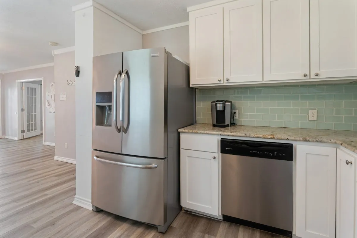 Single Family Residence For Rent in Henderson County , 140 Lynn Creek Drive, Mabank, Texas 75156, 3 Bedroom, 2 Bathroom, Garage spaces, 928 Sqft, built in 1986, mls#21403223, Real Estate Agent in Mabank, Homes For Rent in Henderson county, Homes For Rent in Mabank, Realtor in Mabank Texas, Real Estate Brokerage Independent Realty Texas, Luminita Cordes Realtor