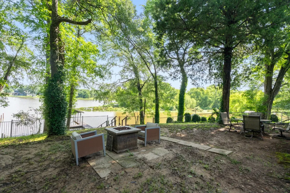 Single Family Residence For Rent in Henderson County , 140 Lynn Creek Drive, Mabank, Texas 75156, 3 Bedroom, 2 Bathroom, Garage spaces, 928 Sqft, built in 1986, mls#21403223, Real Estate Agent in Mabank, Homes For Rent in Henderson county, Homes For Rent in Mabank, Realtor in Mabank Texas, Real Estate Brokerage Independent Realty Texas, Luminita Cordes Realtor