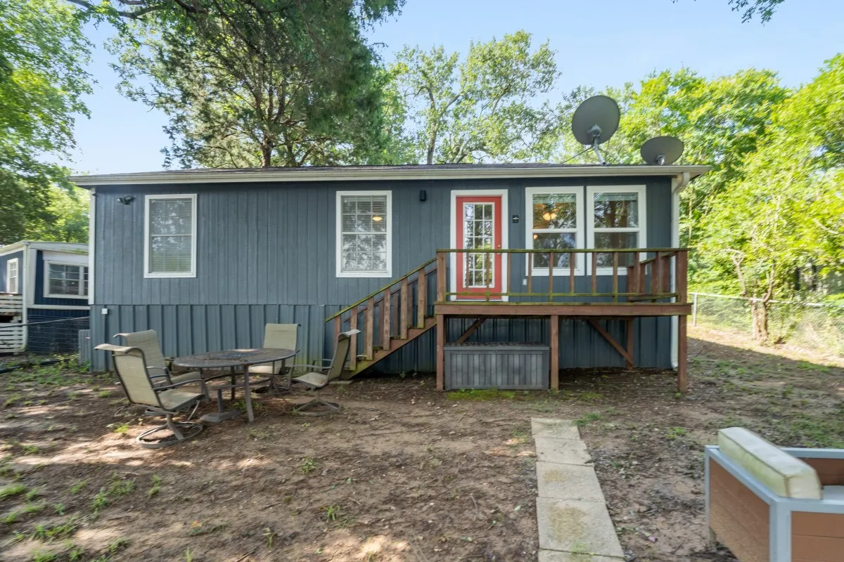 Single Family Residence For Rent in Henderson County , 140 Lynn Creek Drive, Mabank, Texas 75156, 3 Bedroom, 2 Bathroom, Garage spaces, 928 Sqft, built in 1986, mls#21403223, Real Estate Agent in Mabank, Homes For Rent in Henderson county, Homes For Rent in Mabank, Realtor in Mabank Texas, Real Estate Brokerage Independent Realty Texas, Luminita Cordes Realtor