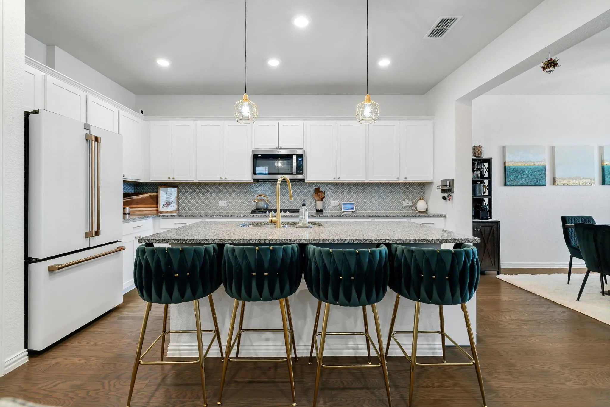 Single Family Residence For Rent in Denton County , 816 Pearl Place, Northlake, Texas 76247, 4 Bedroom, 4 Bathroom, 2 Garage spaces, 2,399 Sqft, built in 2019, mls#21403227, Real Estate Agent in Northlake, Homes For Rent in Denton county, Homes For Rent in Northlake, Realtor in Northlake Texas, Real Estate Brokerage Independent Realty Texas, Luminita Cordes Realtor