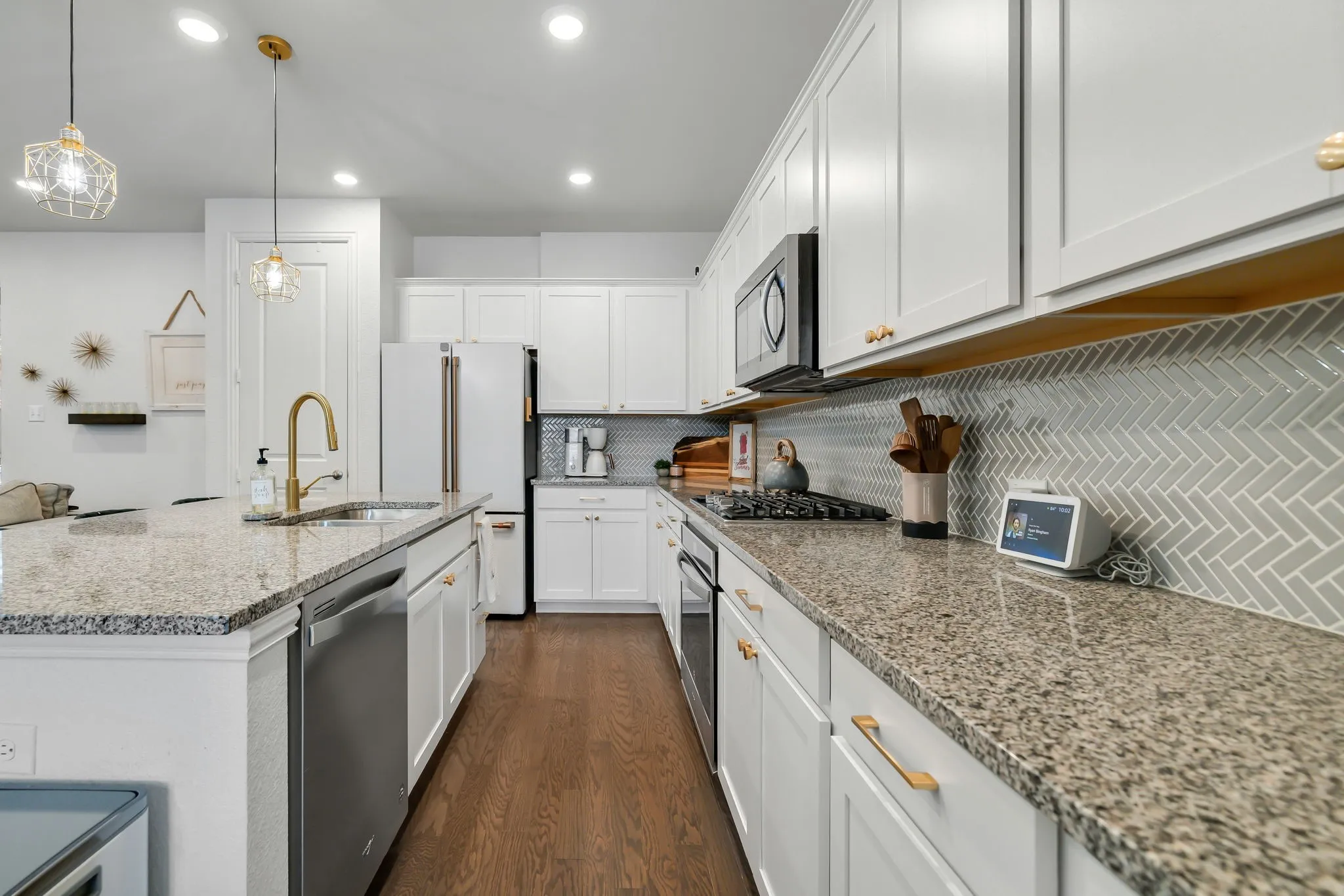 Single Family Residence For Rent in Denton County , 816 Pearl Place, Northlake, Texas 76247, 4 Bedroom, 4 Bathroom, 2 Garage spaces, 2,399 Sqft, built in 2019, mls#21403227, Real Estate Agent in Northlake, Homes For Rent in Denton county, Homes For Rent in Northlake, Realtor in Northlake Texas, Real Estate Brokerage Independent Realty Texas, Luminita Cordes Realtor