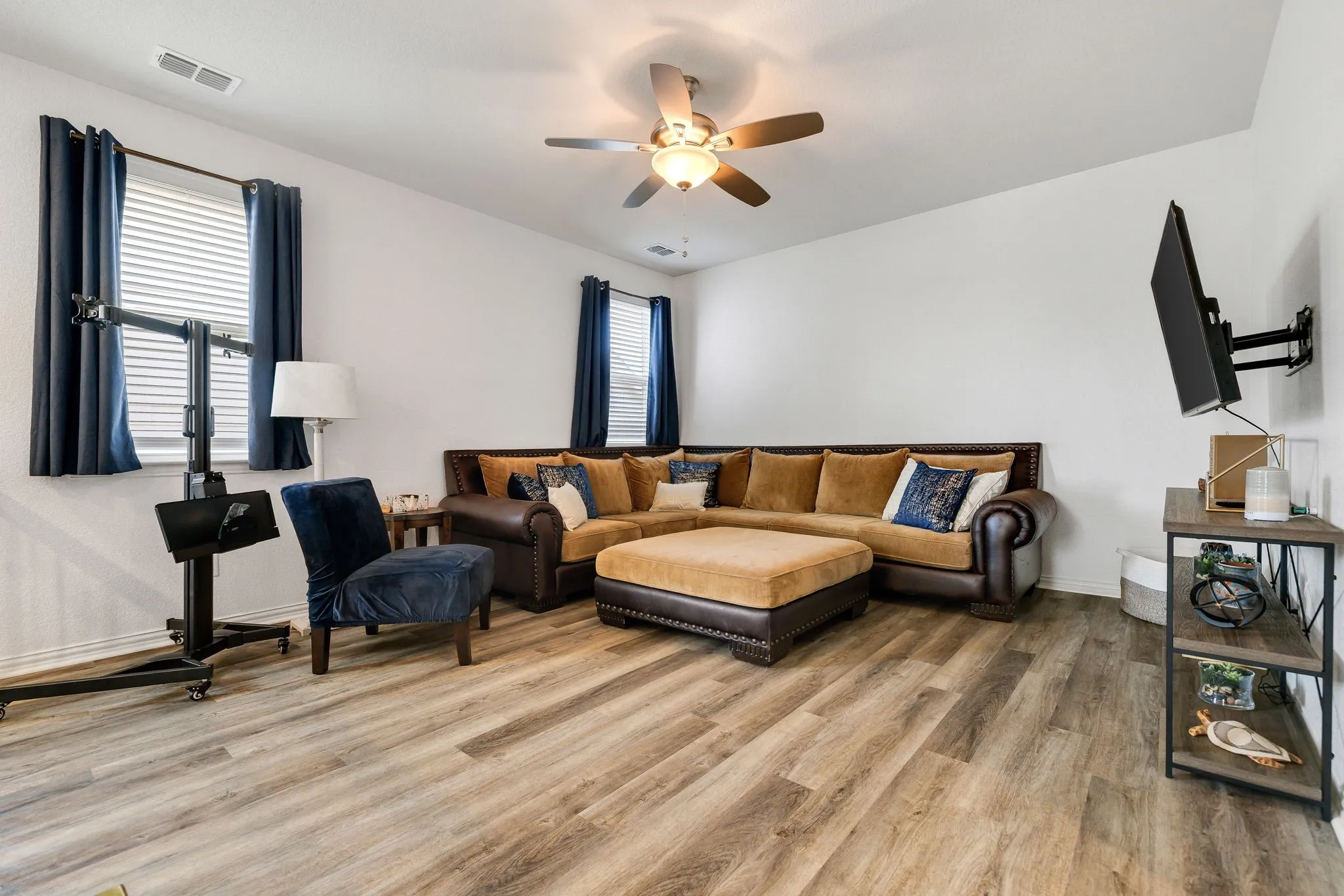 Single Family Residence For Rent in Denton County , 816 Pearl Place, Northlake, Texas 76247, 4 Bedroom, 4 Bathroom, 2 Garage spaces, 2,399 Sqft, built in 2019, mls#21403227, Real Estate Agent in Northlake, Homes For Rent in Denton county, Homes For Rent in Northlake, Realtor in Northlake Texas, Real Estate Brokerage Independent Realty Texas, Luminita Cordes Realtor