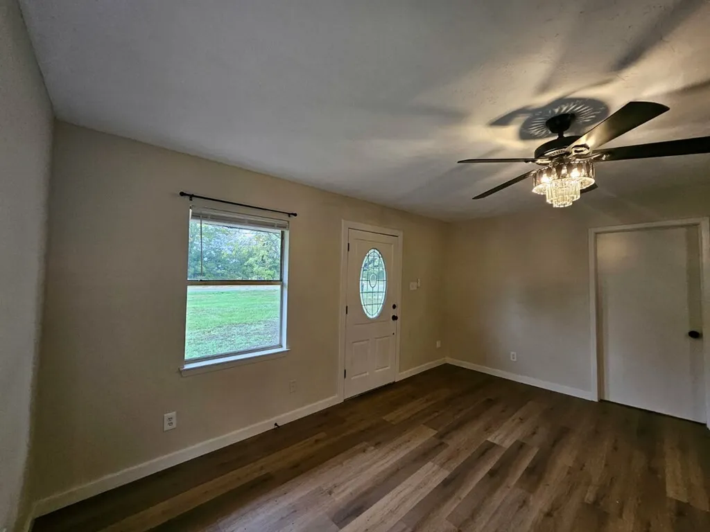 Single Family Residence For Rent in Delta County , 5863 Fm 895, Lake Creek, Texas 75450, 1 Bedroom, 1 Bathroom, Garage spaces, 560 Sqft, built in 2004, mls#21386532, Real Estate Agent in Lake Creek, Homes For Rent in Delta county, Homes For Rent in Lake Creek, Realtor in Lake Creek Texas, Real Estate Brokerage Independent Realty Texas, Luminita Cordes Realtor