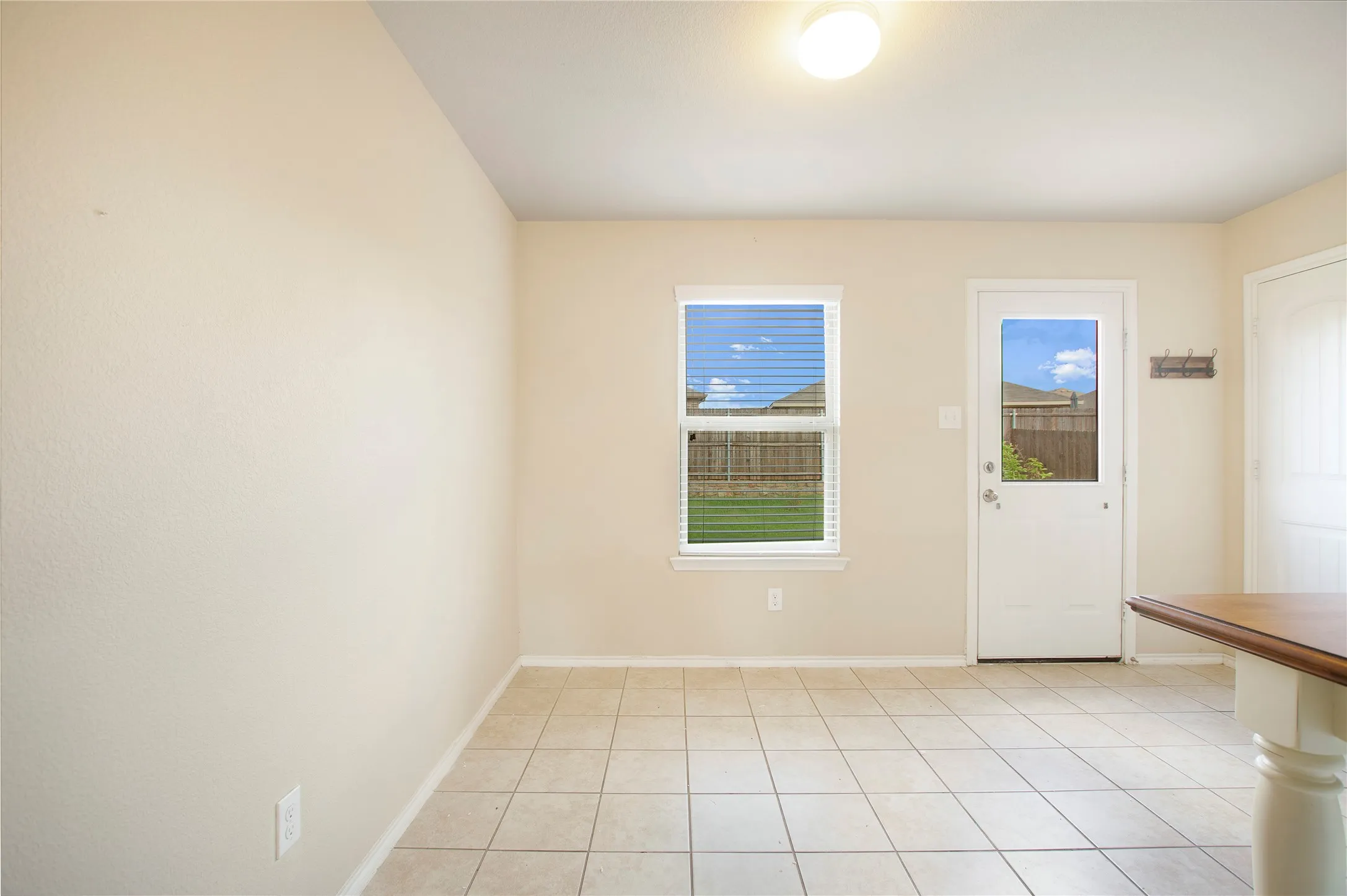 Single Family Residence For Sale in Kaufman County , 2007 Henly Drive, Forney, Texas 75126, 4 Bedroom, 3 Bathroom, 2 Garage spaces, 2,620 Sqft, built in 2017, mls#21403229, Real Estate Agent in Forney, Homes For Sale in Kaufman county, Homes For Sale in Forney, Realtor in Forney Texas, Real Estate Brokerage Independent Realty Texas, Luminita Cordes Realtor