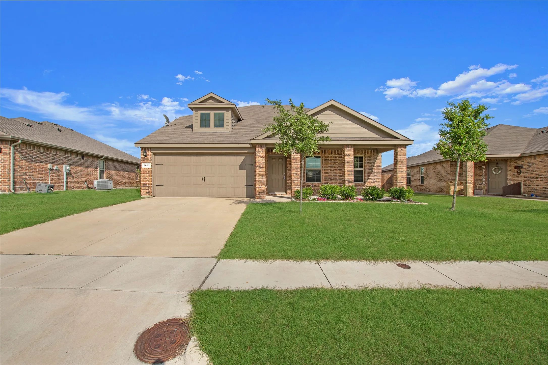 Single Family Residence For Sale in Kaufman County , 2007 Henly Drive, Forney, Texas 75126, 4 Bedroom, 3 Bathroom, 2 Garage spaces, 2,620 Sqft, built in 2017, mls#21403229, Real Estate Agent in Forney, Homes For Sale in Kaufman county, Homes For Sale in Forney, Realtor in Forney Texas, Real Estate Brokerage Independent Realty Texas, Luminita Cordes Realtor
