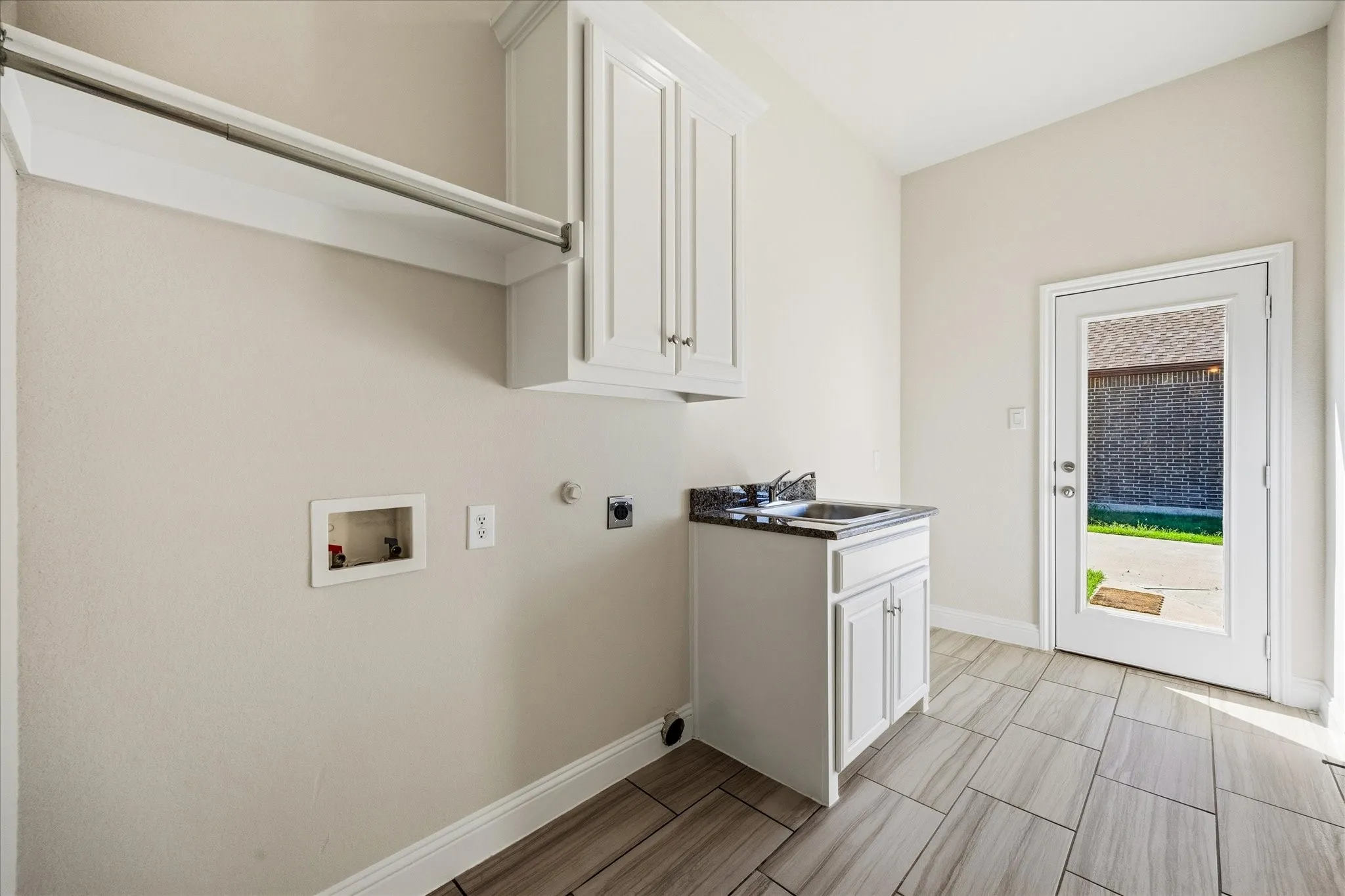 Single Family Residence For Rent in Collin County , 1835 Creekview Lane, Josephine, Texas 75173, 4 Bedroom, 2 Bathroom, 3 Garage spaces, 2,505 Sqft, built in 2022, mls#21403233, Real Estate Agent in Josephine, Homes For Rent in Collin county, Homes For Rent in Josephine, Realtor in Josephine Texas, Real Estate Brokerage Independent Realty Texas, Luminita Cordes Realtor