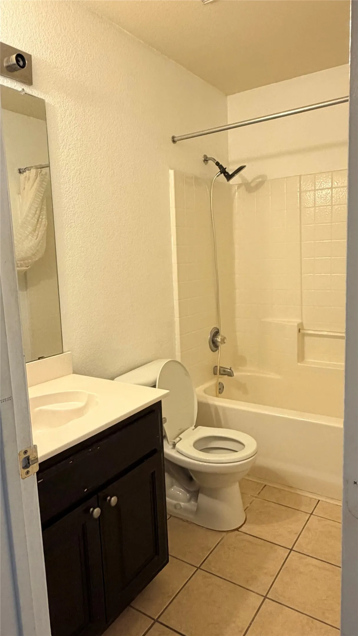 Single Family Residence For Rent in Tarrant County , 2013 Kingsbrook Trail, Fort Worth, Texas 76120, 3 Bedroom, 2 Bathroom, 2 Garage spaces, 1,718 Sqft, built in 2004, mls#21399470, Real Estate Agent in Fort Worth, Homes For Rent in Tarrant county, Homes For Rent in Fort Worth, Realtor in Fort Worth Texas, Real Estate Brokerage Independent Realty Texas, Luminita Cordes Realtor