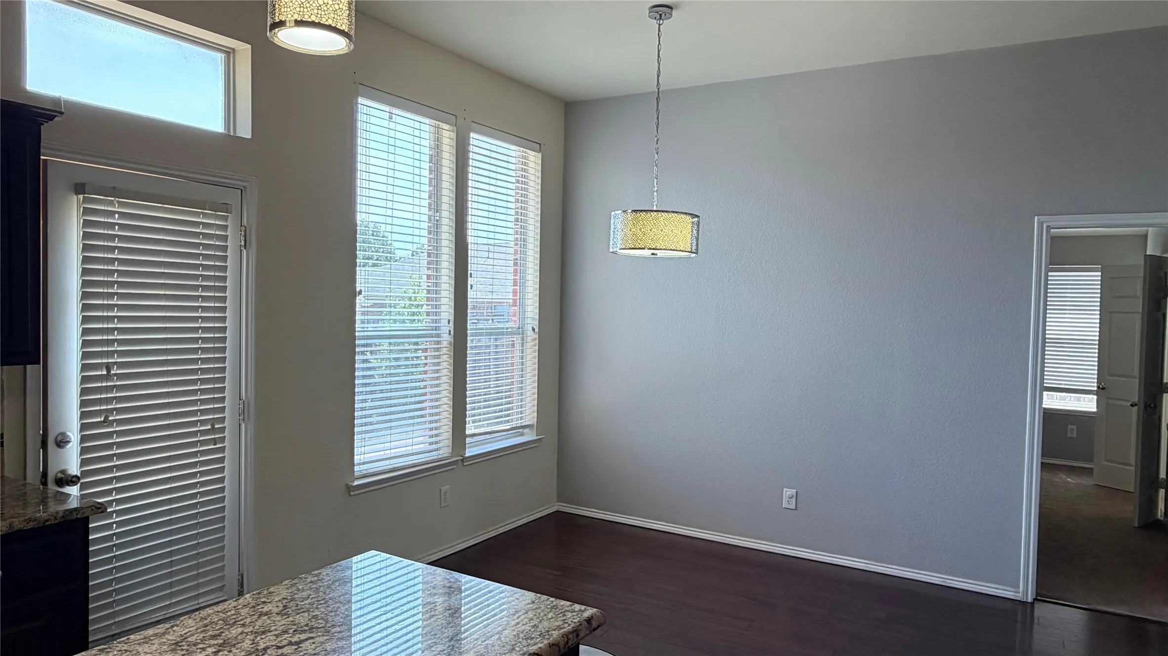 Single Family Residence For Rent in Tarrant County , 2013 Kingsbrook Trail, Fort Worth, Texas 76120, 3 Bedroom, 2 Bathroom, 2 Garage spaces, 1,718 Sqft, built in 2004, mls#21399470, Real Estate Agent in Fort Worth, Homes For Rent in Tarrant county, Homes For Rent in Fort Worth, Realtor in Fort Worth Texas, Real Estate Brokerage Independent Realty Texas, Luminita Cordes Realtor