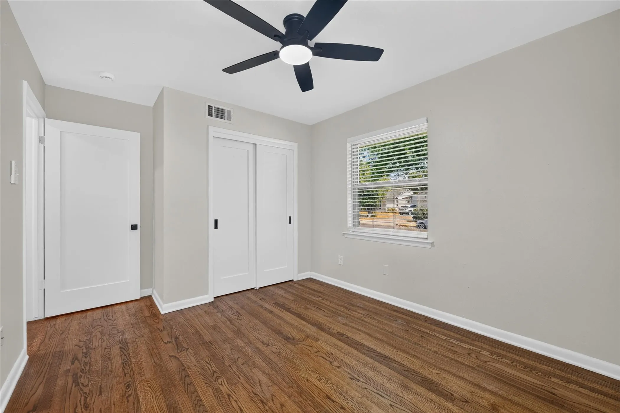 Single Family Residence For Sale in Dallas County , 1607 Nantucket Drive, Richardson, Texas 75080, 3 Bedroom, 2 Bathroom, 2 Garage spaces, 1,233 Sqft, built in 1961, mls#21403043, Real Estate Agent in Richardson, Homes For Sale in Dallas county, Homes For Sale in Richardson, Realtor in Richardson Texas, Real Estate Brokerage Independent Realty Texas, Luminita Cordes Realtor