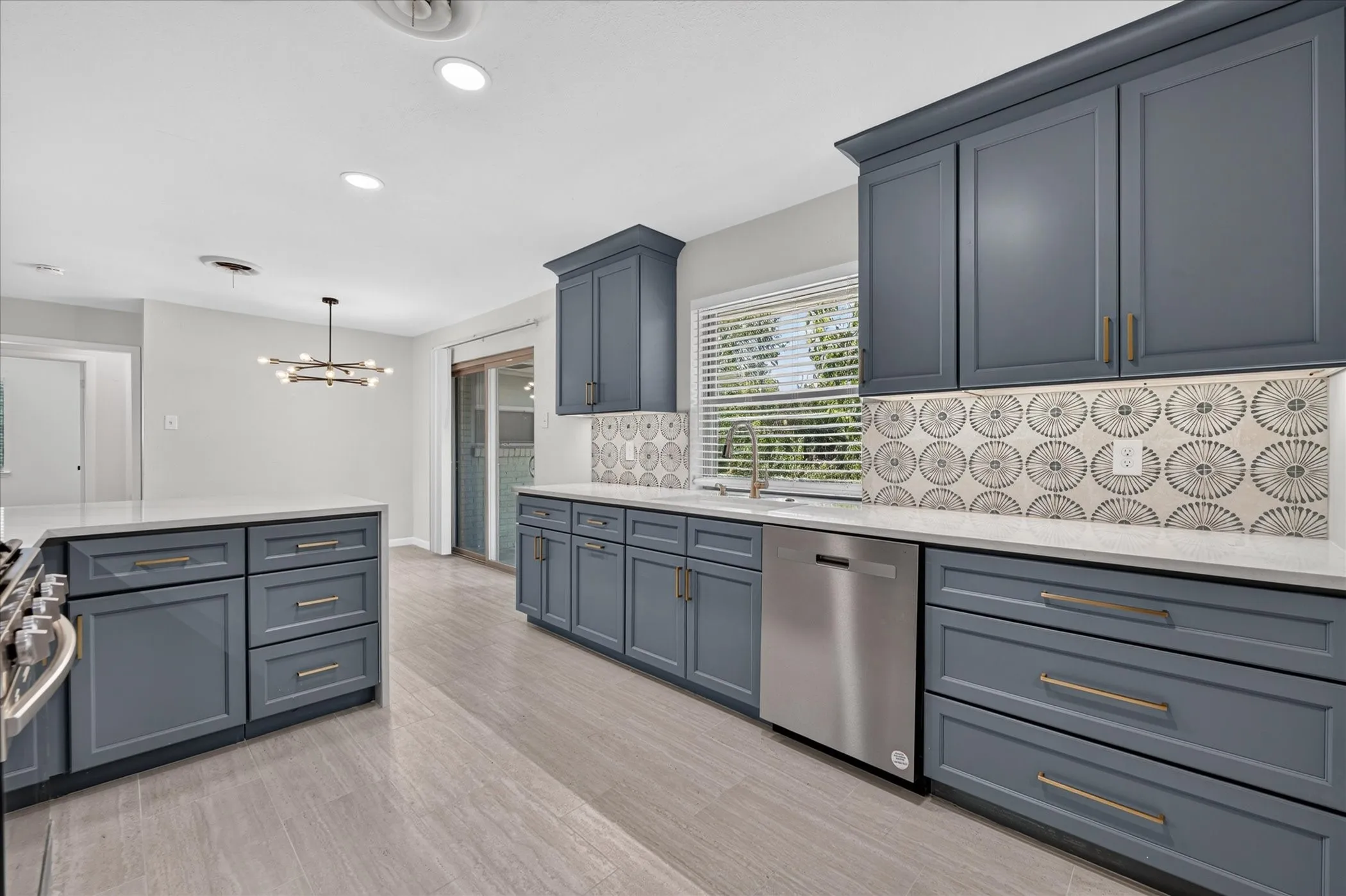 Single Family Residence For Sale in Dallas County , 1607 Nantucket Drive, Richardson, Texas 75080, 3 Bedroom, 2 Bathroom, 2 Garage spaces, 1,233 Sqft, built in 1961, mls#21403043, Real Estate Agent in Richardson, Homes For Sale in Dallas county, Homes For Sale in Richardson, Realtor in Richardson Texas, Real Estate Brokerage Independent Realty Texas, Luminita Cordes Realtor