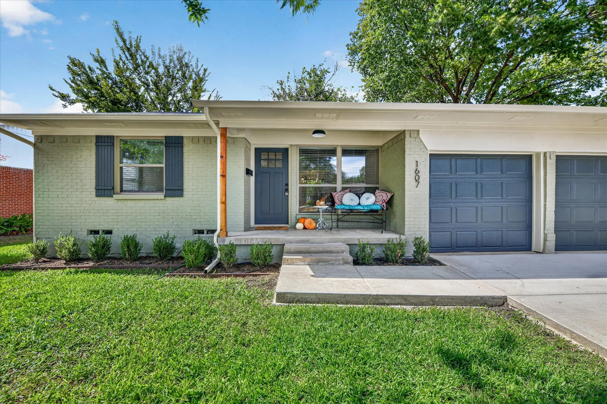 Single Family Residence For Sale in Dallas County , 1607 Nantucket Drive, Richardson, Texas 75080, 3 Bedroom, 2 Bathroom, 2 Garage spaces, 1,233 Sqft, built in 1961, mls#21403043, Real Estate Agent in Richardson, Homes For Sale in Dallas county, Homes For Sale in Richardson, Realtor in Richardson Texas, Real Estate Brokerage Independent Realty Texas, Luminita Cordes Realtor