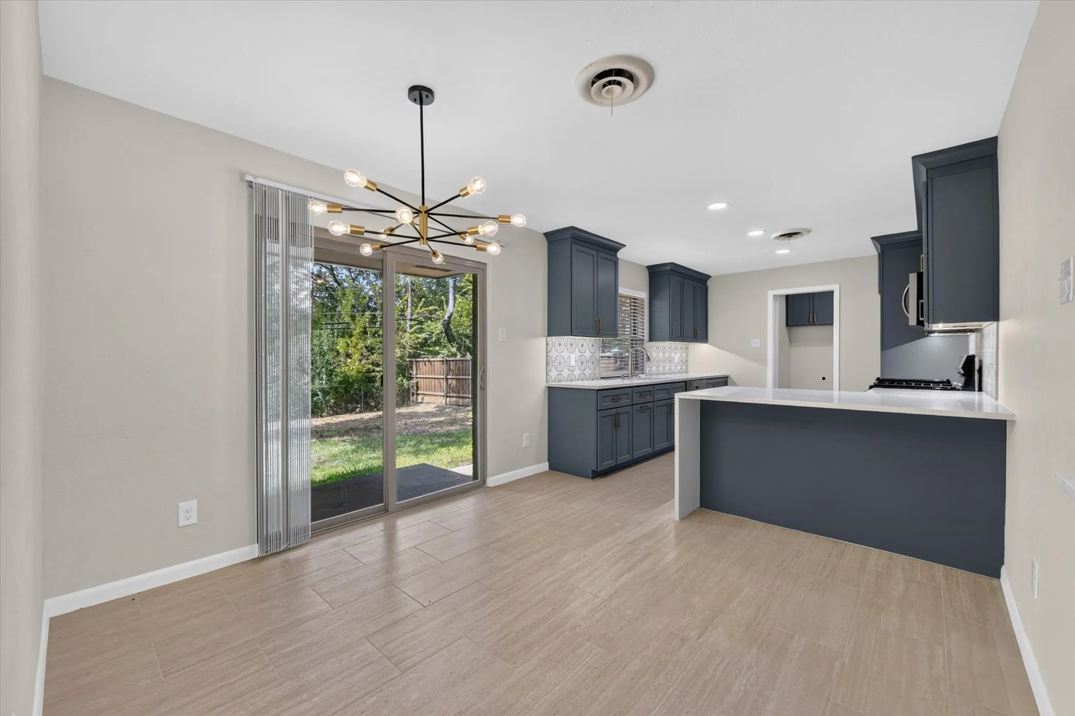 Single Family Residence For Sale in Dallas County , 1607 Nantucket Drive, Richardson, Texas 75080, 3 Bedroom, 2 Bathroom, 2 Garage spaces, 1,233 Sqft, built in 1961, mls#21403043, Real Estate Agent in Richardson, Homes For Sale in Dallas county, Homes For Sale in Richardson, Realtor in Richardson Texas, Real Estate Brokerage Independent Realty Texas, Luminita Cordes Realtor