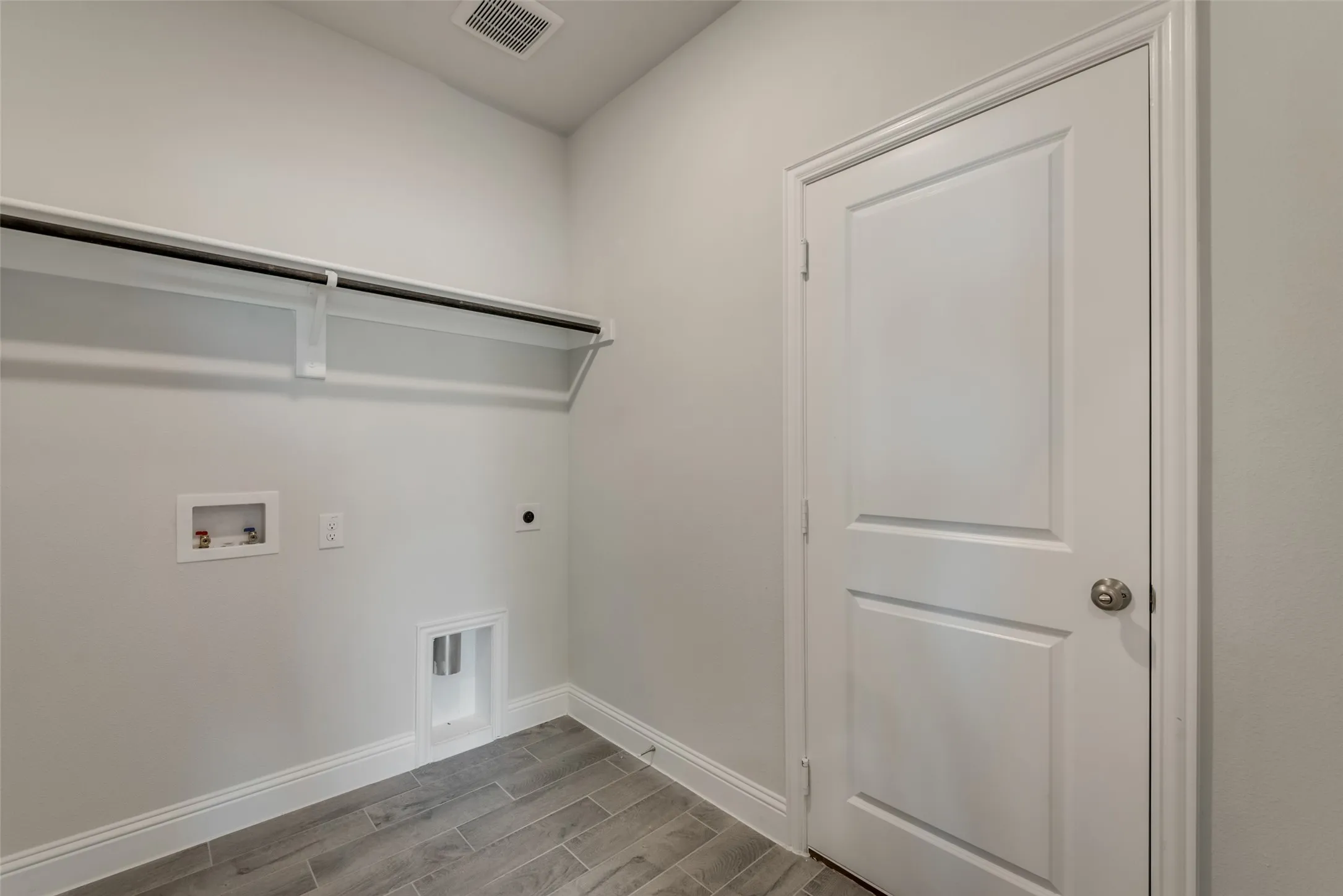Single Family Residence For Rent in Collin County , 1601 Cloud Cover View, Weston, Texas 75009, 3 Bedroom, 3 Bathroom, 2 Garage spaces, 2,310 Sqft, built in 2023, mls#21403240, Real Estate Agent in Weston, Homes For Rent in Collin county, Homes For Rent in Weston, Realtor in Weston Texas, Real Estate Brokerage Independent Realty Texas, Luminita Cordes Realtor