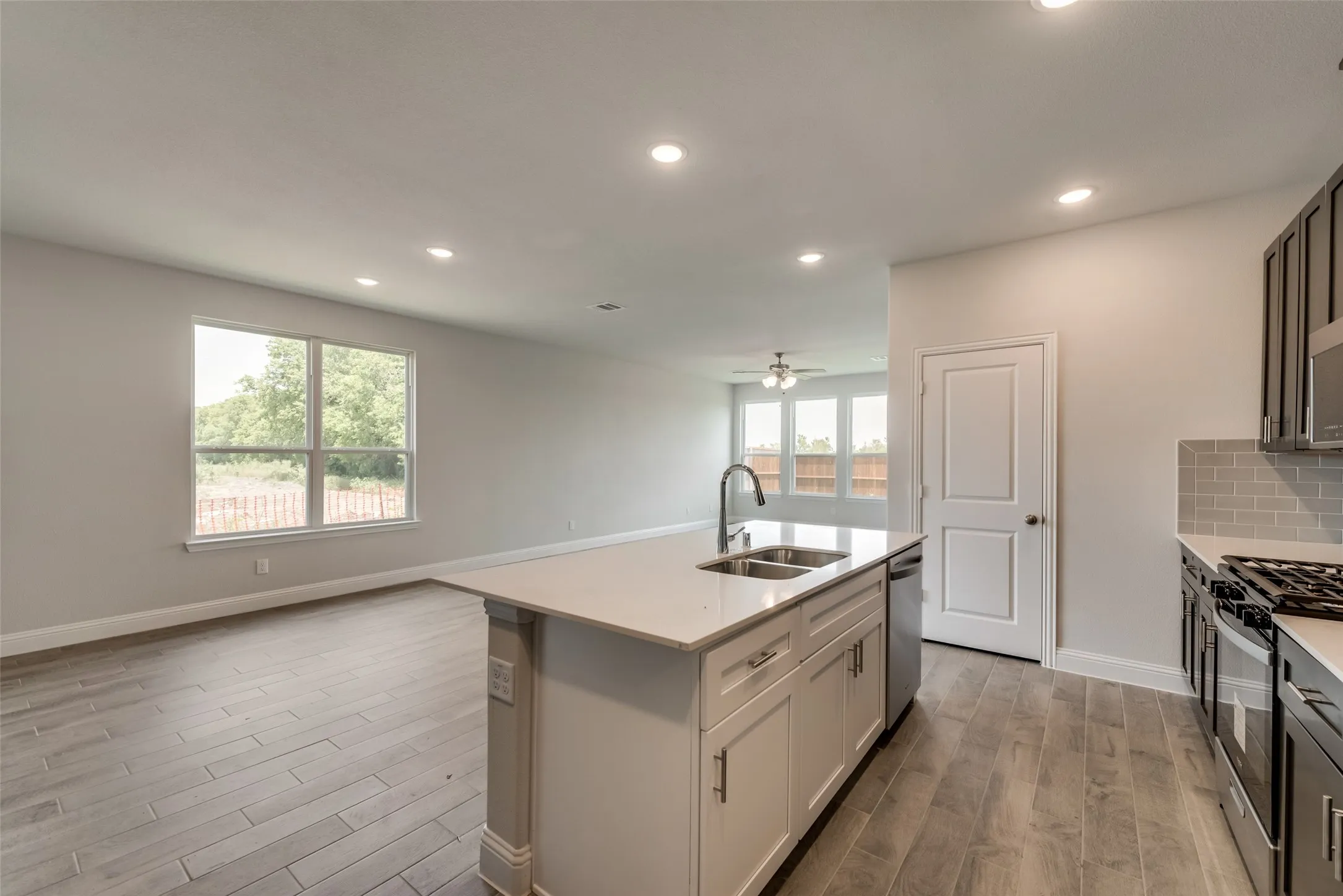 Single Family Residence For Rent in Collin County , 1601 Cloud Cover View, Weston, Texas 75009, 3 Bedroom, 3 Bathroom, 2 Garage spaces, 2,310 Sqft, built in 2023, mls#21403240, Real Estate Agent in Weston, Homes For Rent in Collin county, Homes For Rent in Weston, Realtor in Weston Texas, Real Estate Brokerage Independent Realty Texas, Luminita Cordes Realtor