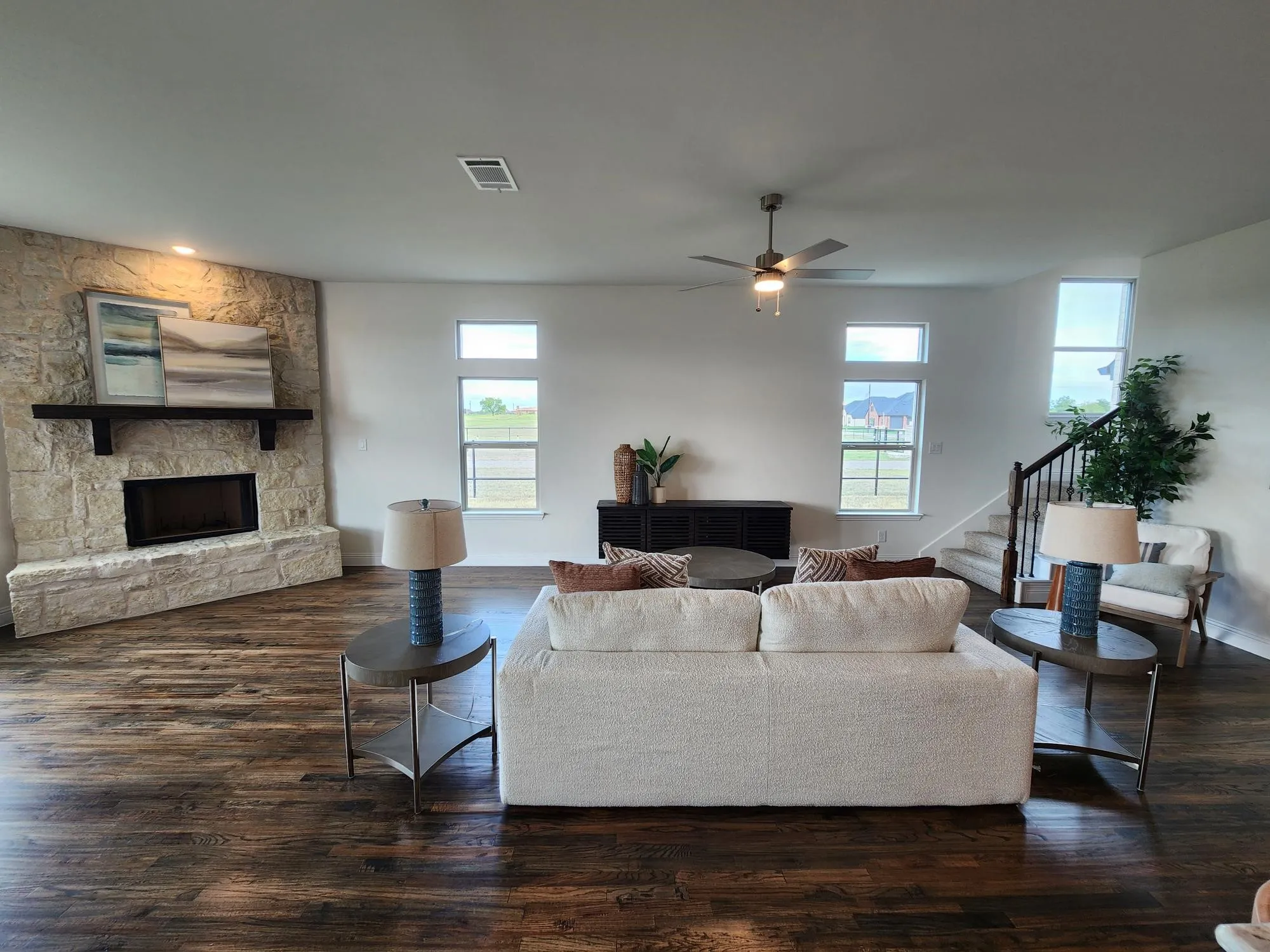Single Family Residence For Sale in Grayson County , 397 Willie's Court, Whitesboro, Texas 76273, 4 Bedroom, 3 Bathroom, 6 Garage spaces, 2,843 Sqft, built in 2027, mls#21403242, Real Estate Agent in Whitesboro, Homes For Sale in Grayson county, Homes For Sale in Whitesboro, Realtor in Whitesboro Texas, Real Estate Brokerage Independent Realty Texas, Luminita Cordes Realtor