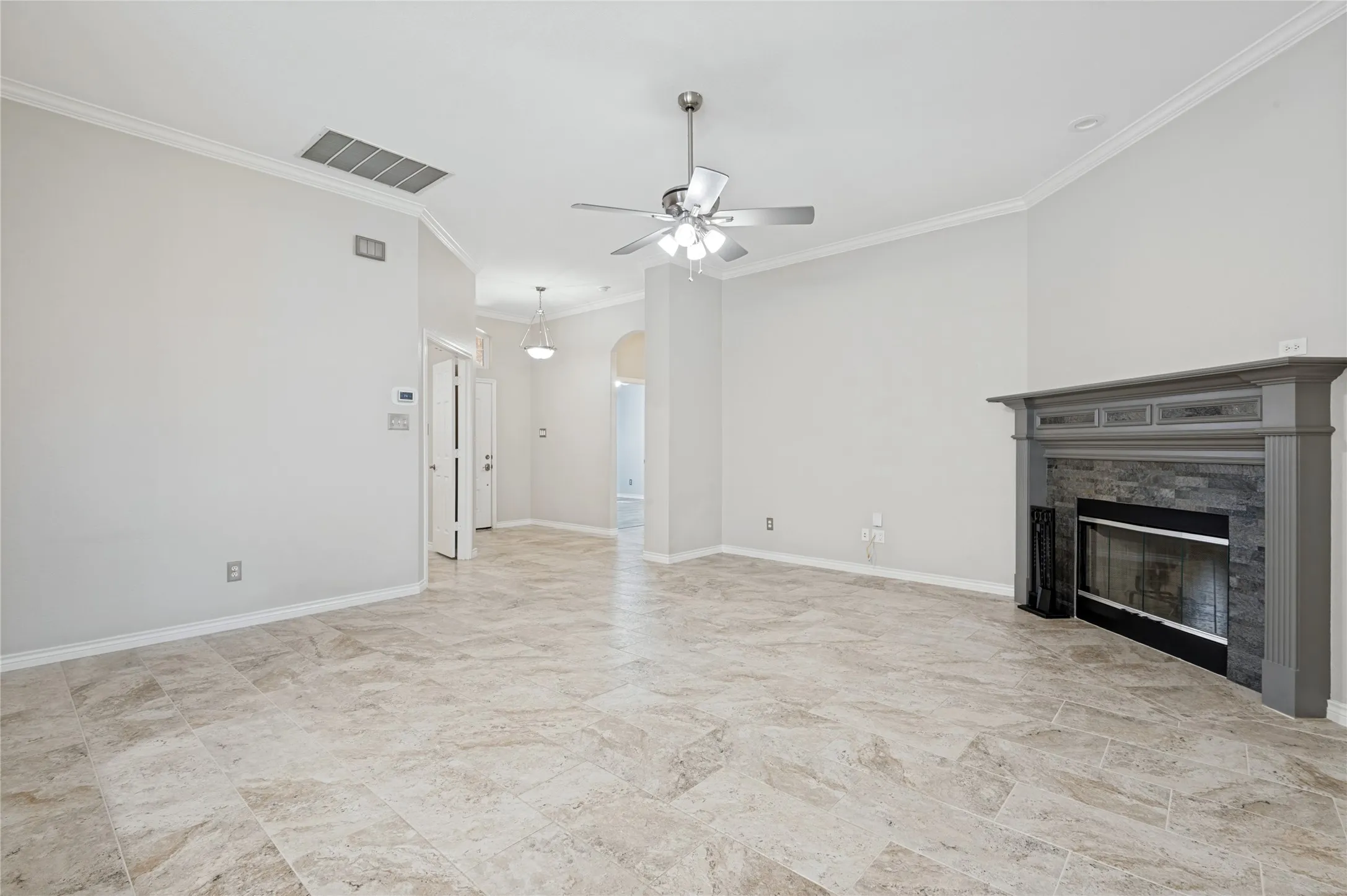 Single Family Residence For Sale in Tarrant County , 5816 Windy Meadow Lane, Grand Prairie, Texas 75052, 3 Bedroom, 2 Bathroom, 2 Garage spaces, 1,865 Sqft, built in 2005, mls#21399741, Real Estate Agent in Grand Prairie, Homes For Sale in Tarrant county, Homes For Sale in Grand Prairie, Realtor in Grand Prairie Texas, Real Estate Brokerage Independent Realty Texas, Luminita Cordes Realtor