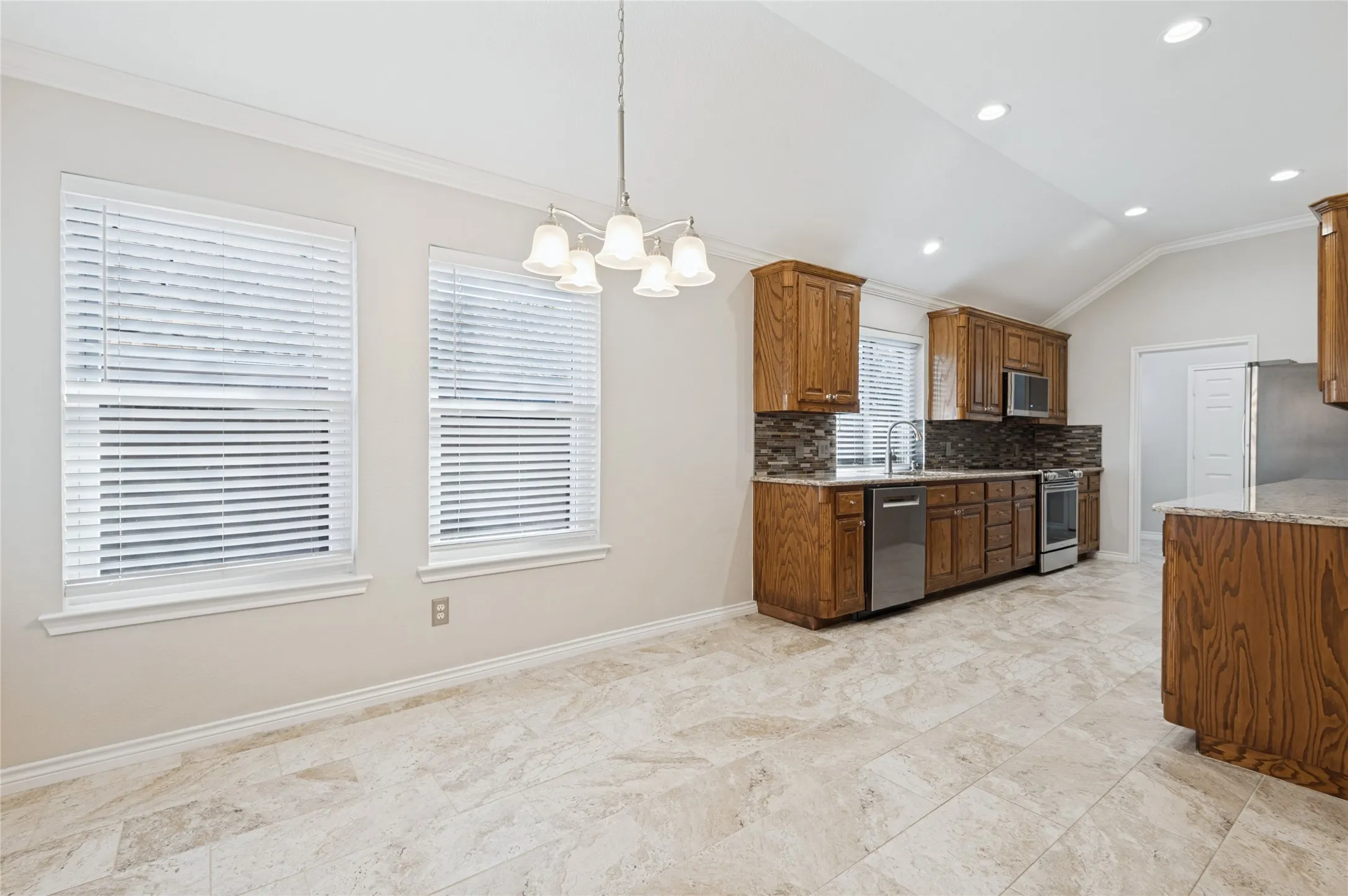 Single Family Residence For Sale in Tarrant County , 5816 Windy Meadow Lane, Grand Prairie, Texas 75052, 3 Bedroom, 2 Bathroom, 2 Garage spaces, 1,865 Sqft, built in 2005, mls#21399741, Real Estate Agent in Grand Prairie, Homes For Sale in Tarrant county, Homes For Sale in Grand Prairie, Realtor in Grand Prairie Texas, Real Estate Brokerage Independent Realty Texas, Luminita Cordes Realtor
