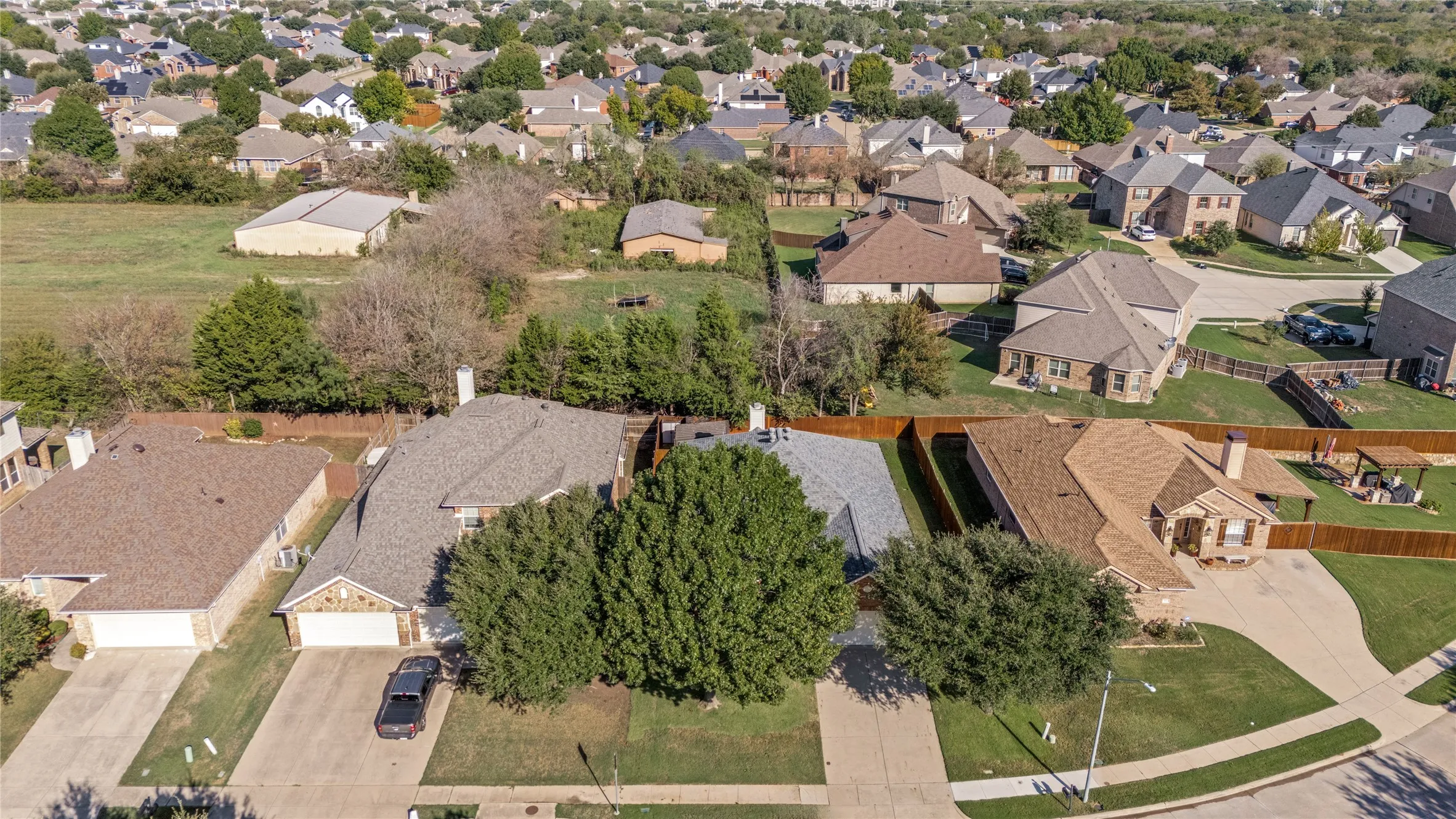 Single Family Residence For Sale in Tarrant County , 5816 Windy Meadow Lane, Grand Prairie, Texas 75052, 3 Bedroom, 2 Bathroom, 2 Garage spaces, 1,865 Sqft, built in 2005, mls#21399741, Real Estate Agent in Grand Prairie, Homes For Sale in Tarrant county, Homes For Sale in Grand Prairie, Realtor in Grand Prairie Texas, Real Estate Brokerage Independent Realty Texas, Luminita Cordes Realtor