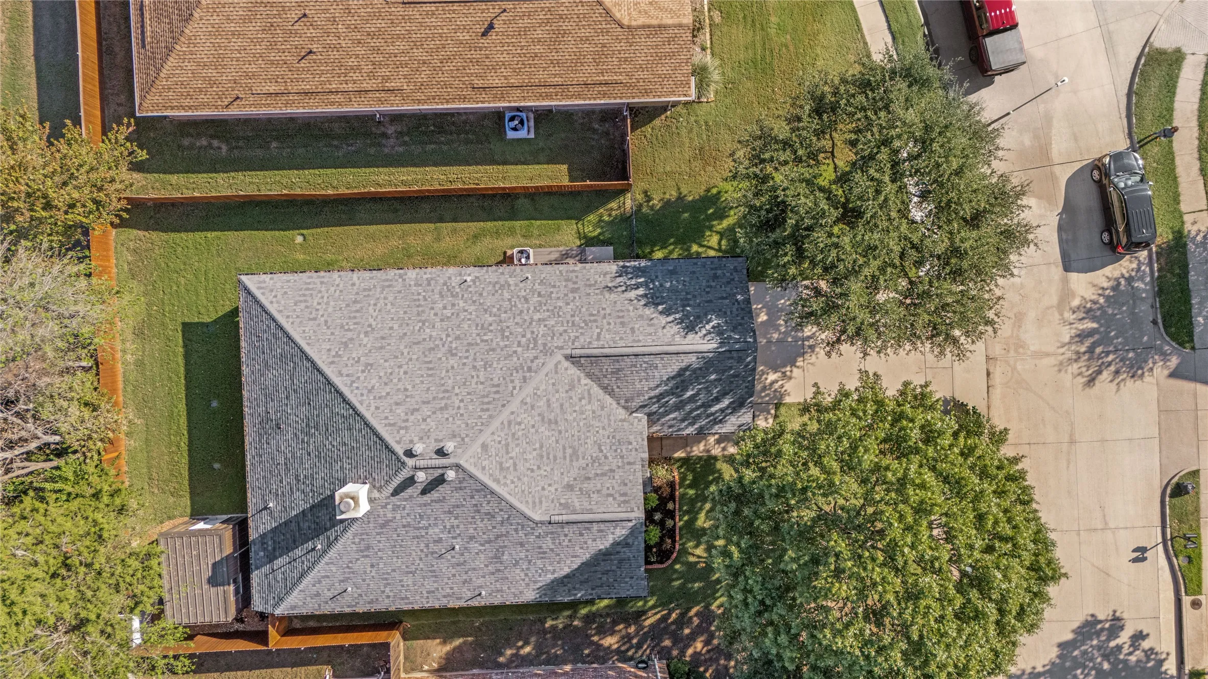 Single Family Residence For Sale in Tarrant County , 5816 Windy Meadow Lane, Grand Prairie, Texas 75052, 3 Bedroom, 2 Bathroom, 2 Garage spaces, 1,865 Sqft, built in 2005, mls#21399741, Real Estate Agent in Grand Prairie, Homes For Sale in Tarrant county, Homes For Sale in Grand Prairie, Realtor in Grand Prairie Texas, Real Estate Brokerage Independent Realty Texas, Luminita Cordes Realtor
