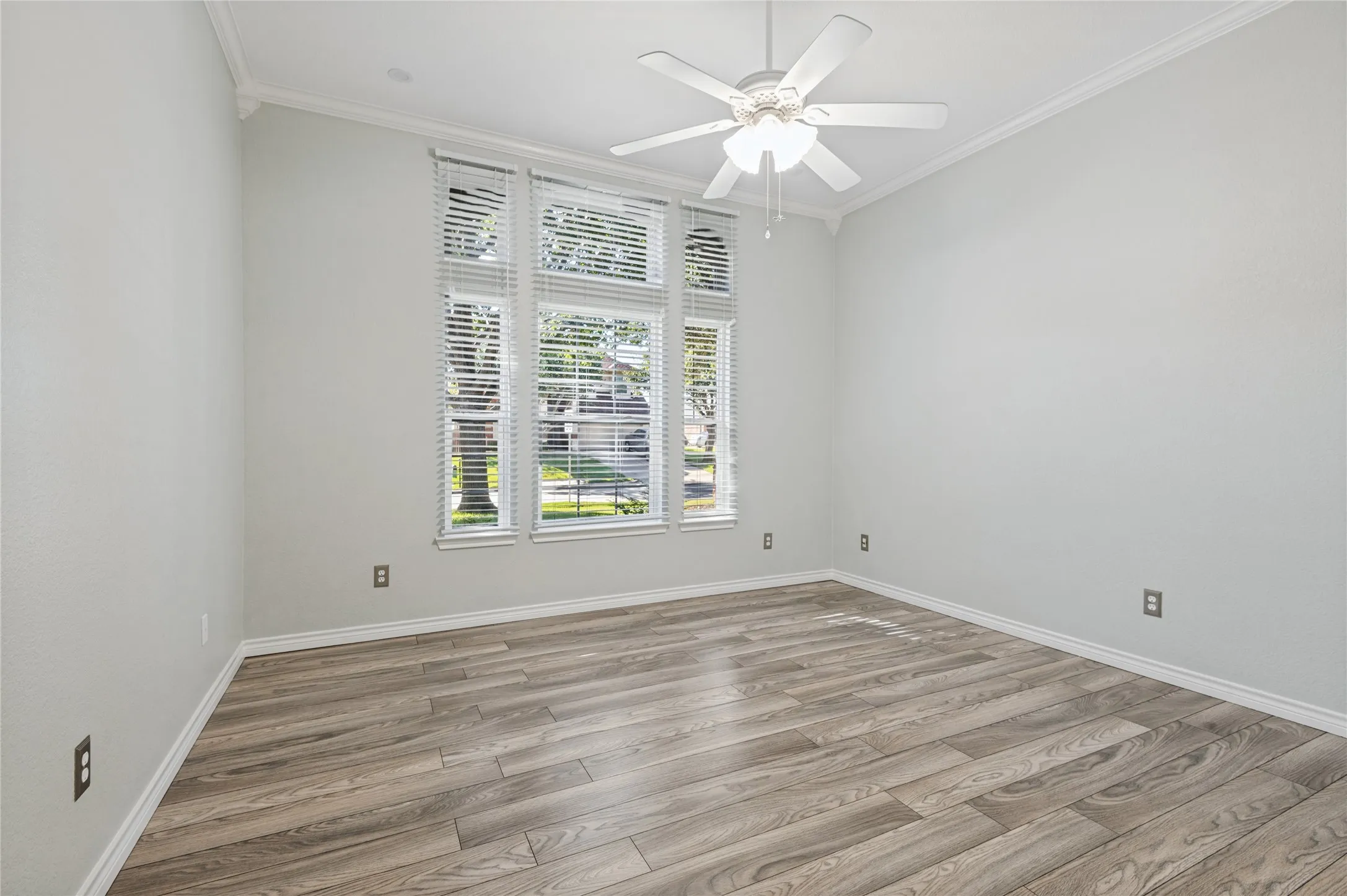 Single Family Residence For Sale in Tarrant County , 5816 Windy Meadow Lane, Grand Prairie, Texas 75052, 3 Bedroom, 2 Bathroom, 2 Garage spaces, 1,865 Sqft, built in 2005, mls#21399741, Real Estate Agent in Grand Prairie, Homes For Sale in Tarrant county, Homes For Sale in Grand Prairie, Realtor in Grand Prairie Texas, Real Estate Brokerage Independent Realty Texas, Luminita Cordes Realtor