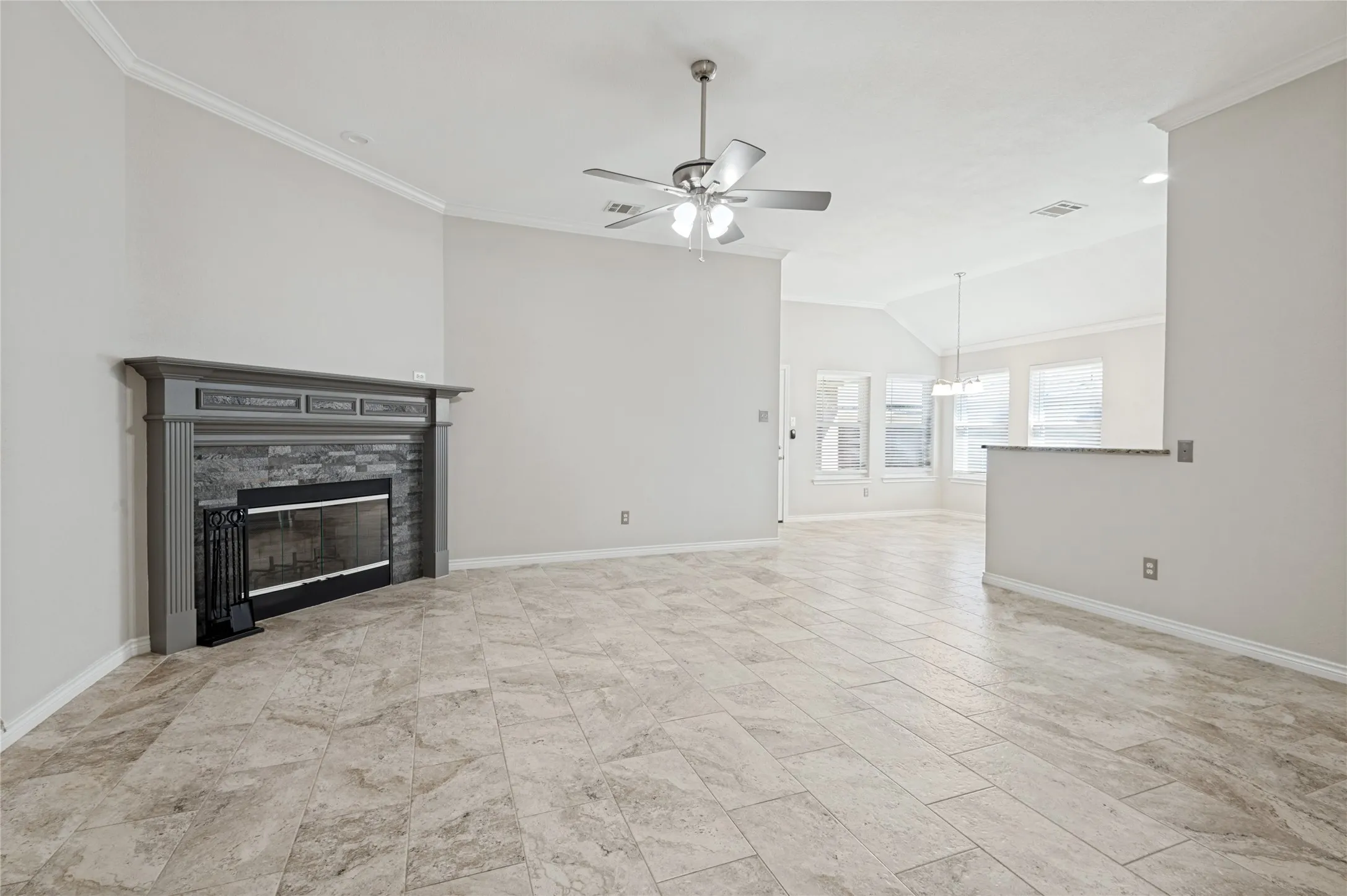 Single Family Residence For Sale in Tarrant County , 5816 Windy Meadow Lane, Grand Prairie, Texas 75052, 3 Bedroom, 2 Bathroom, 2 Garage spaces, 1,865 Sqft, built in 2005, mls#21399741, Real Estate Agent in Grand Prairie, Homes For Sale in Tarrant county, Homes For Sale in Grand Prairie, Realtor in Grand Prairie Texas, Real Estate Brokerage Independent Realty Texas, Luminita Cordes Realtor