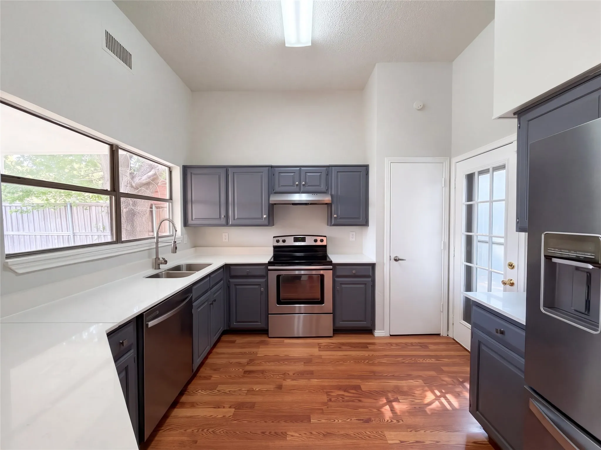 Single Family Residence For Sale in Dallas County , 1015 Astaire Avenue, Duncanville, Texas 75137, 4 Bedroom, 3 Bathroom, 2 Garage spaces, 2,158 Sqft, built in 1985, mls#21402544, Real Estate Agent in Duncanville, Homes For Sale in Dallas county, Homes For Sale in Duncanville, Realtor in Duncanville Texas, Real Estate Brokerage Independent Realty Texas, Luminita Cordes Realtor
